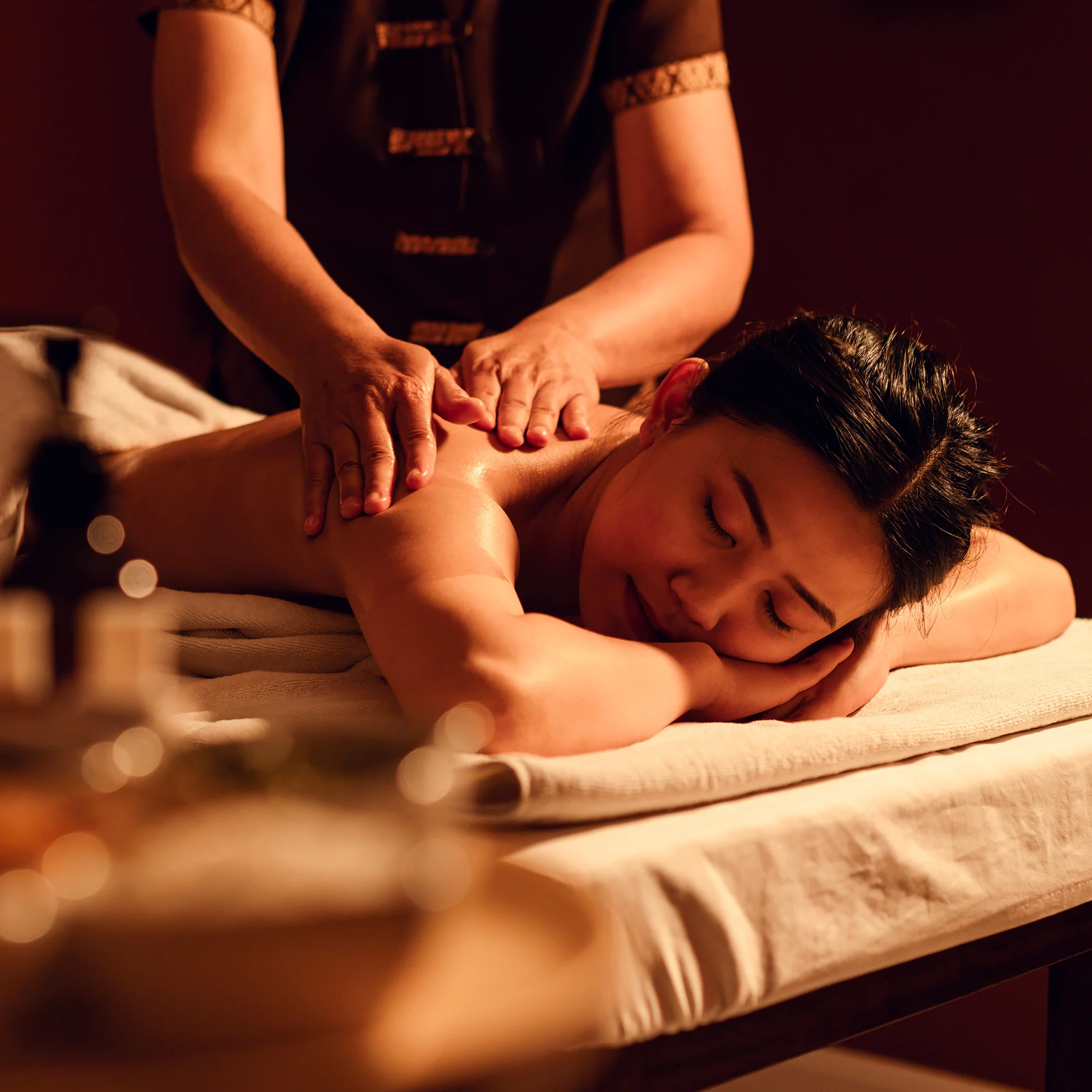 Thajské masáže: 30 až 90 minut relaxační olejové, antistresové či originální thai masáže