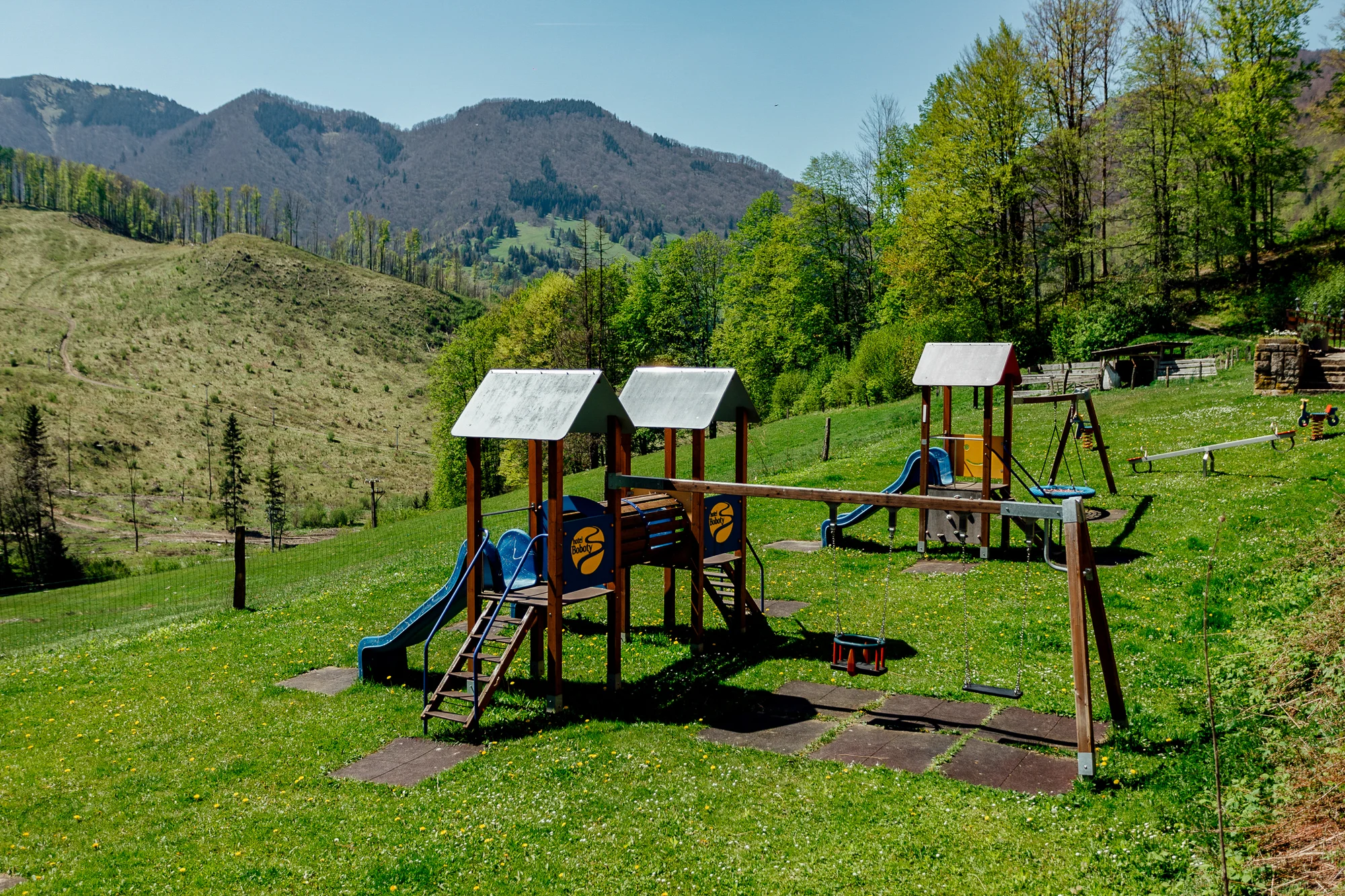 Pobyt v krásném prostředí Vrátné doliny s polopenzí a wellness, v nabídce varianta se skipasem