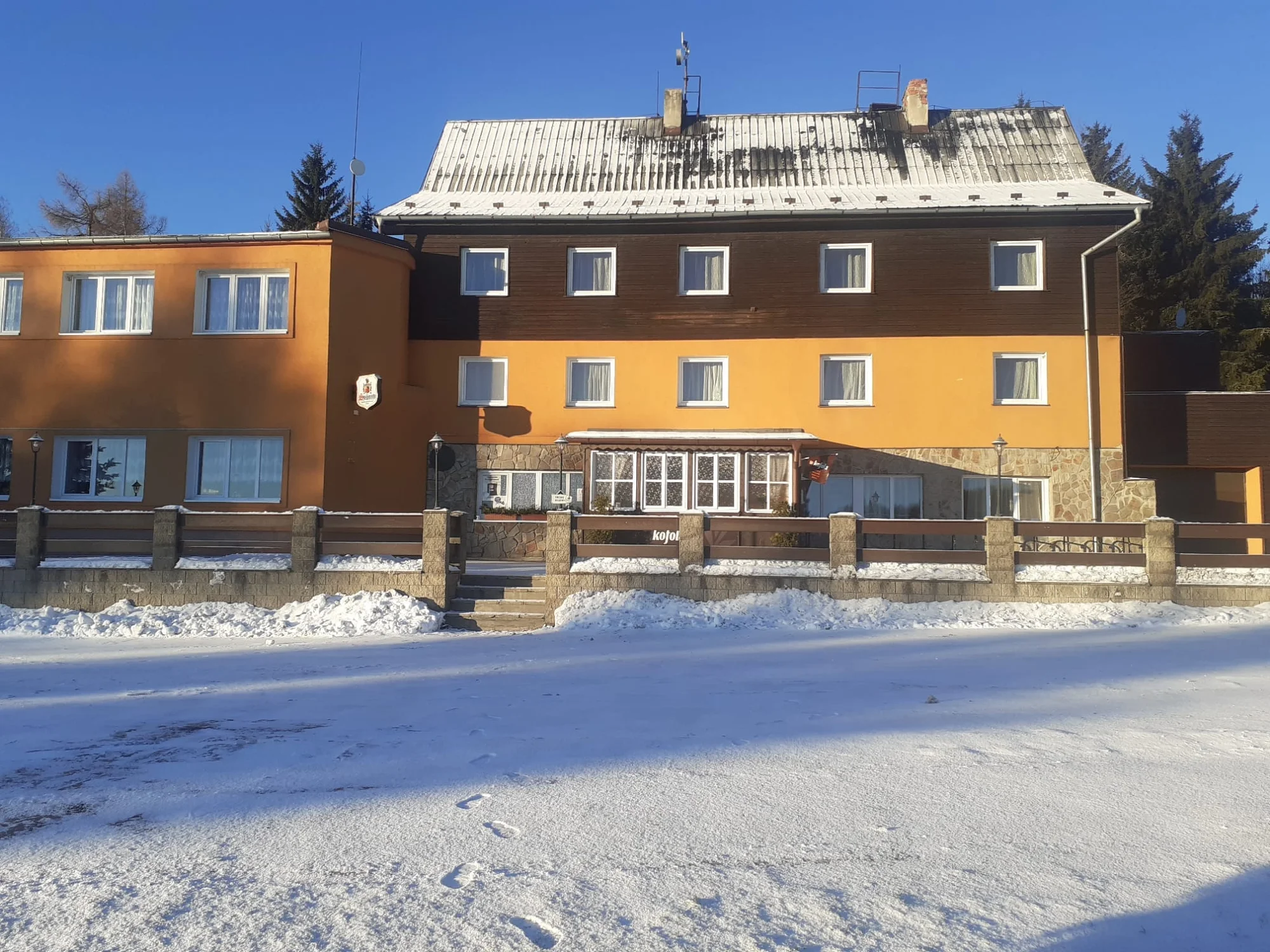 Aktivní dovolená v Krušných horách: hotel s polopenzí či plnou penzí, vč. sauny