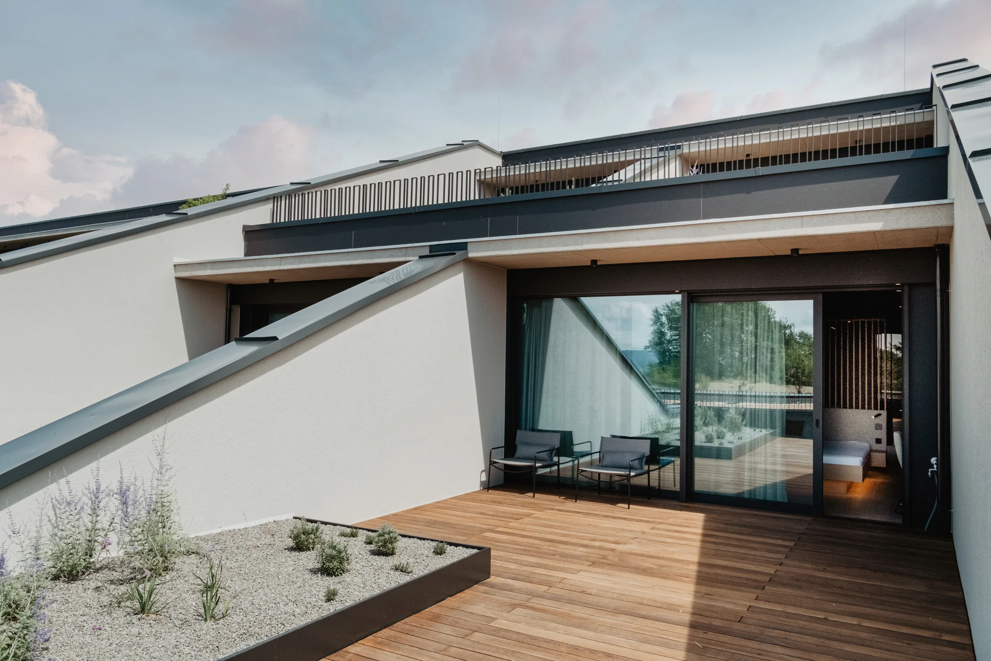 Načerpejte inspiraci a energii: luxusní hotel kousek od hranic, infinity bazén, neomezený wellness