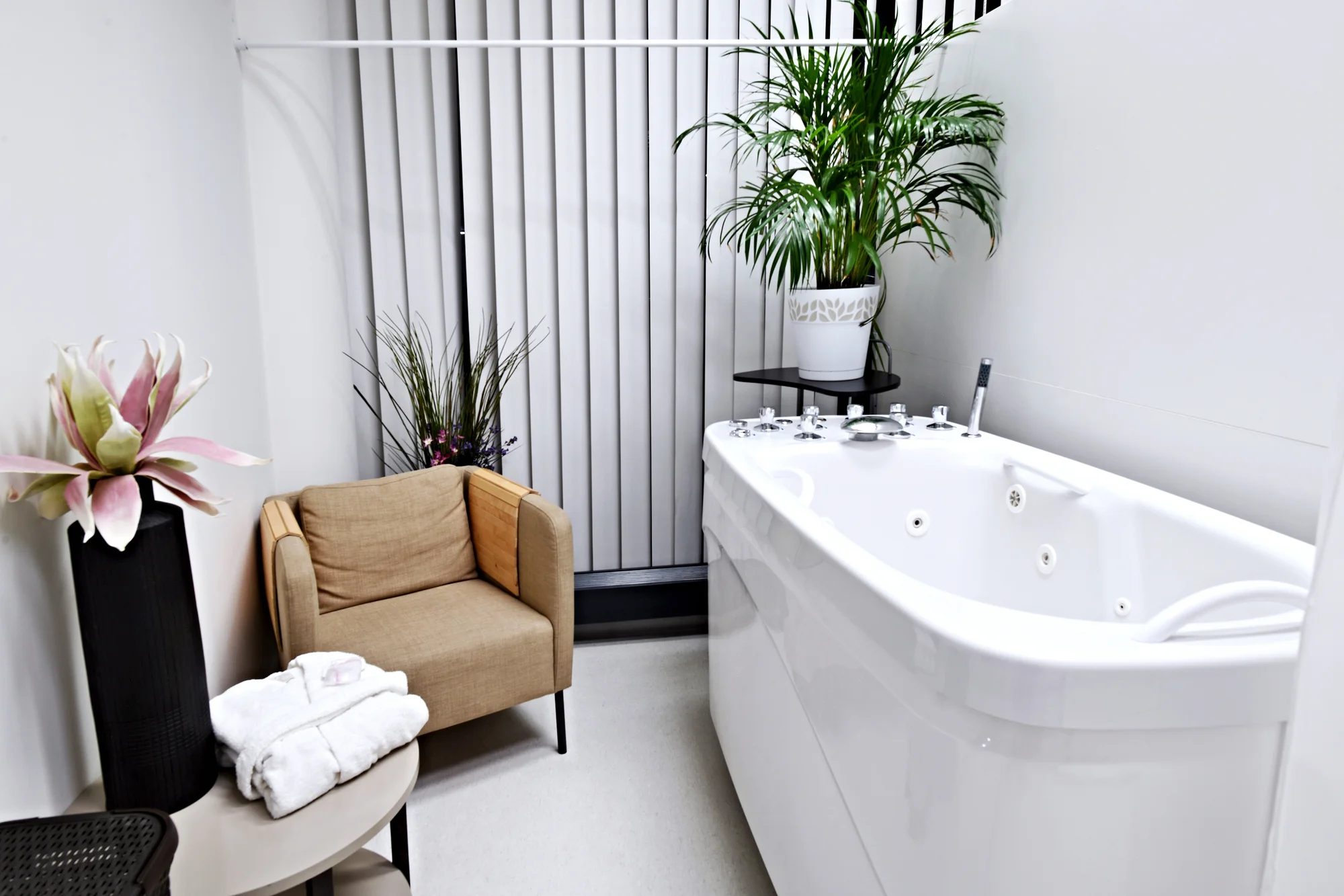 Relaxační rituály: péče o nohy s masáží chodidel i rituály s peelingem a zábalem