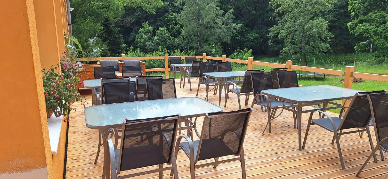 Relax pod Krušnými horami: polopenze, konopné procedury i wellness
