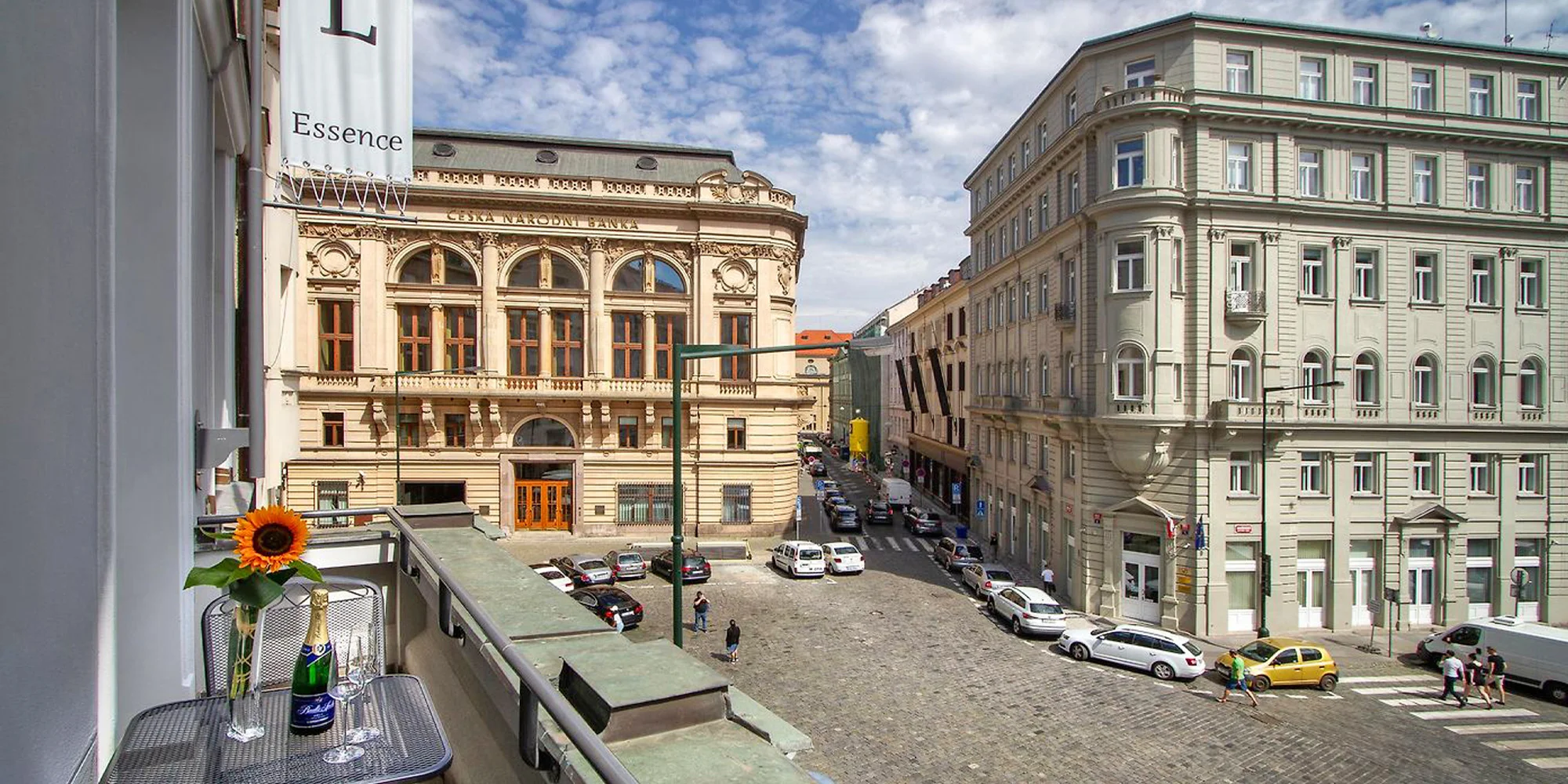 Pobyt v centru Prahy blízko hlavního nádraží: historický hotel se snídaní