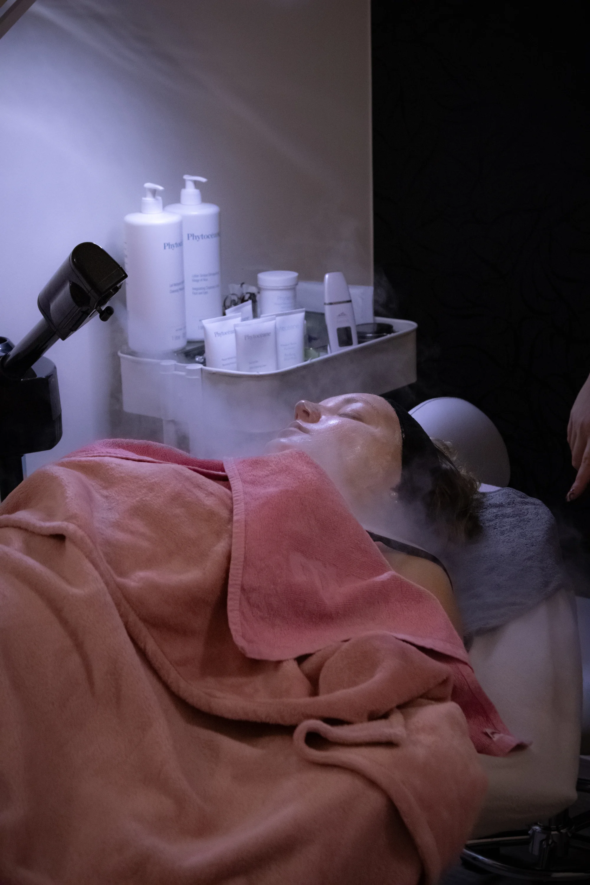 Kosmetická péče: anti-age, hydratační i čistící ošetření či masáž obličeje a dekoltu