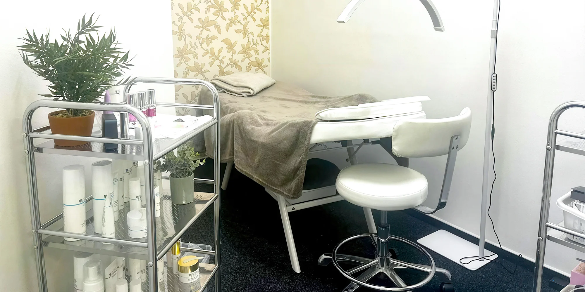 Prodloužení řas metodou řasa na řasu či 4D-5D nebo jejich doplnění