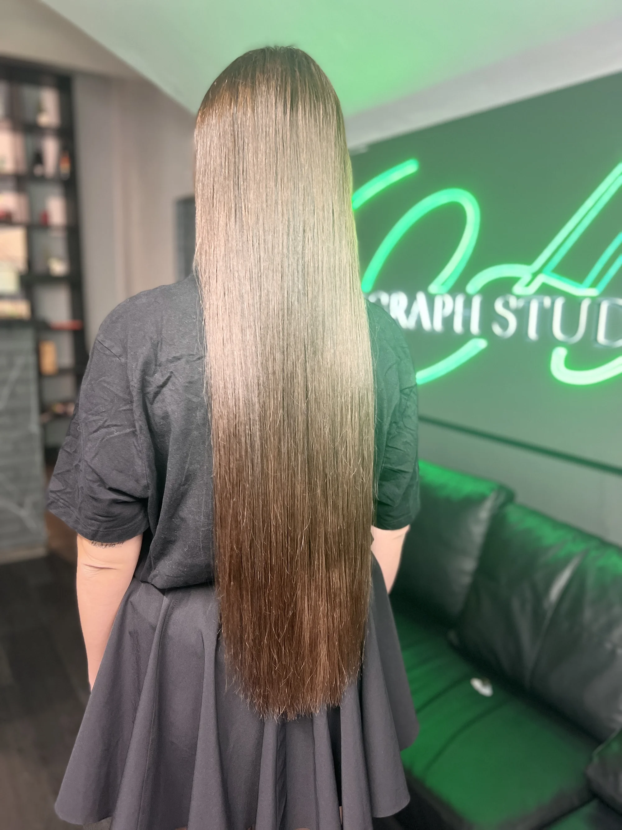 Dámský střih i barvení pro všechny délky vlasů v luxusním salonu v centru Prahy