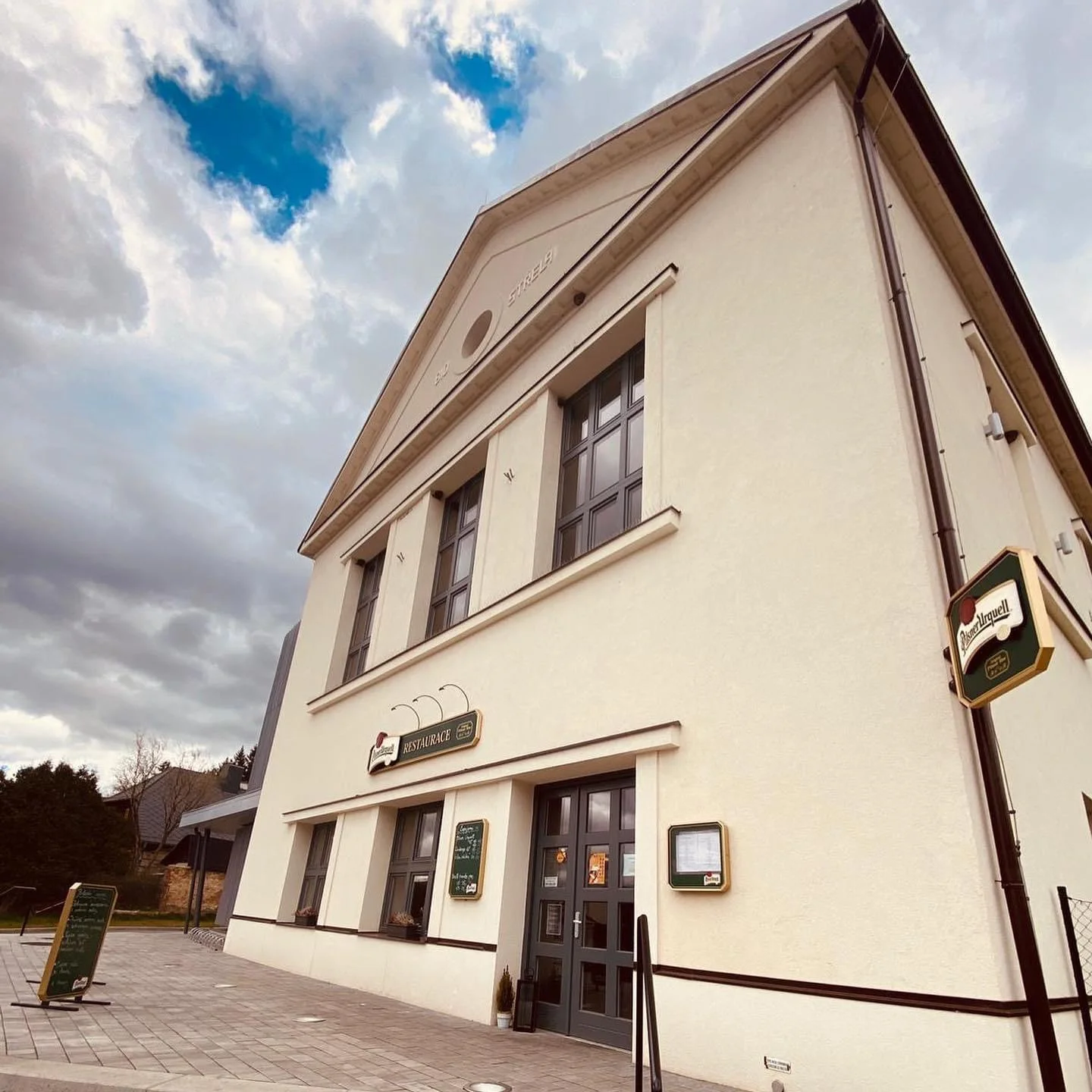 Voucher na 250, 500 či 1 000 Kč do moderní české restaurace Střela v Plasích