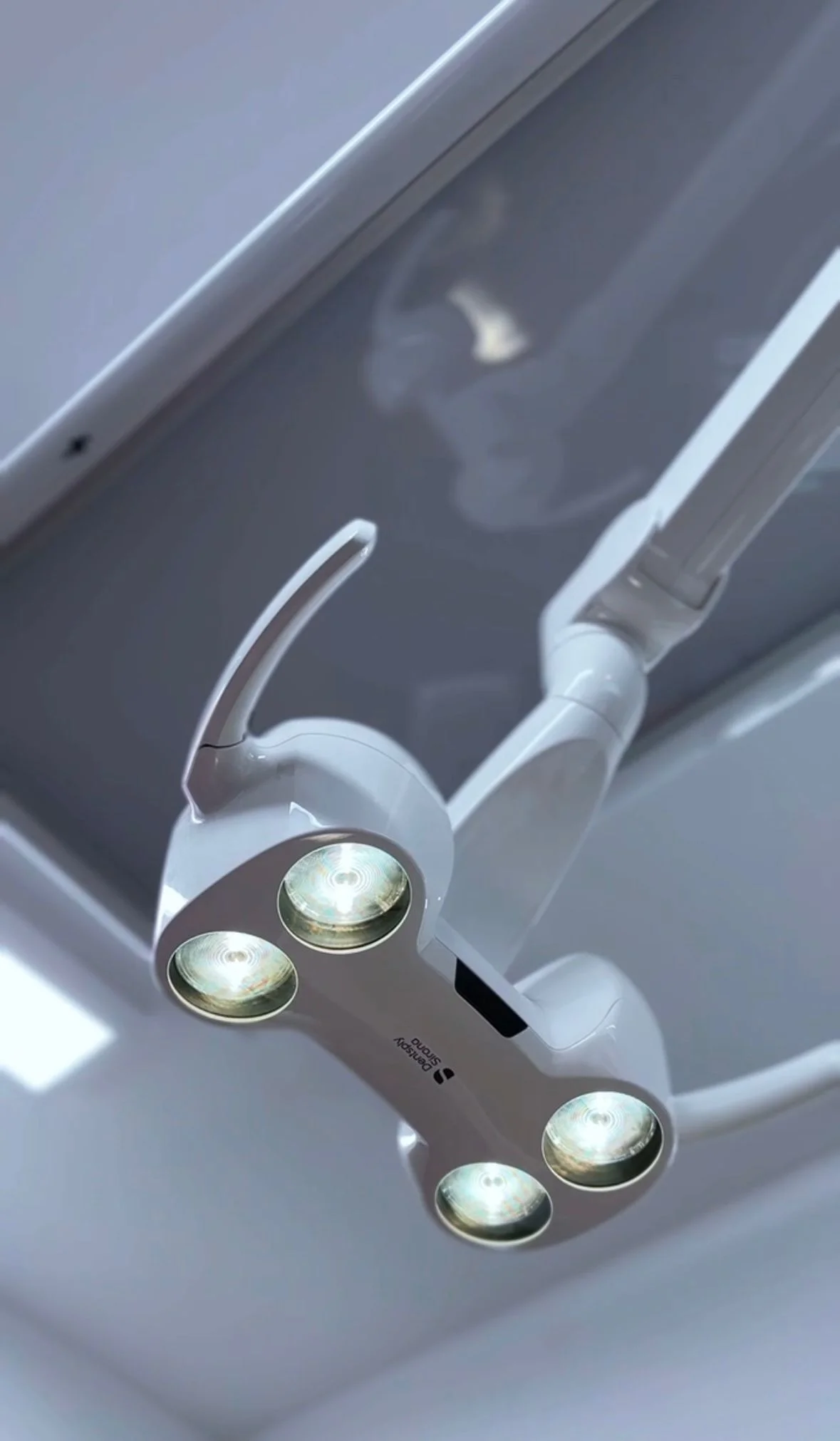 Dentální hygiena pro dospělé: odstranění plaku, zubního kamene a pigmentací