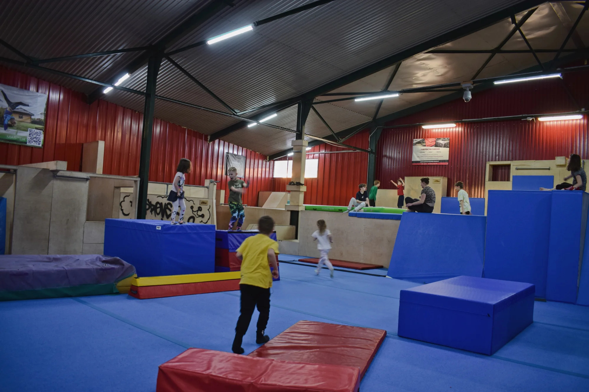 Akční zábava v parkour hale Improve Yourself Academy: vstup na 3 hodiny