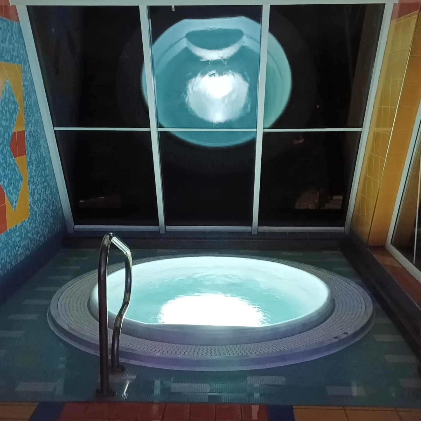 Horský relax pod Lysou horou: snídaně, bazén s vířivkou a bowling nebo bylinková koupel