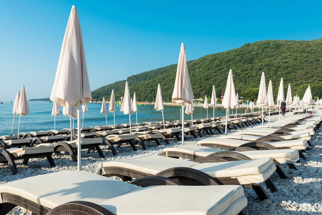 Kvarnerská riviéra: hotel přímo u moře s bazénem a polopenzí, až 2 děti zdarma