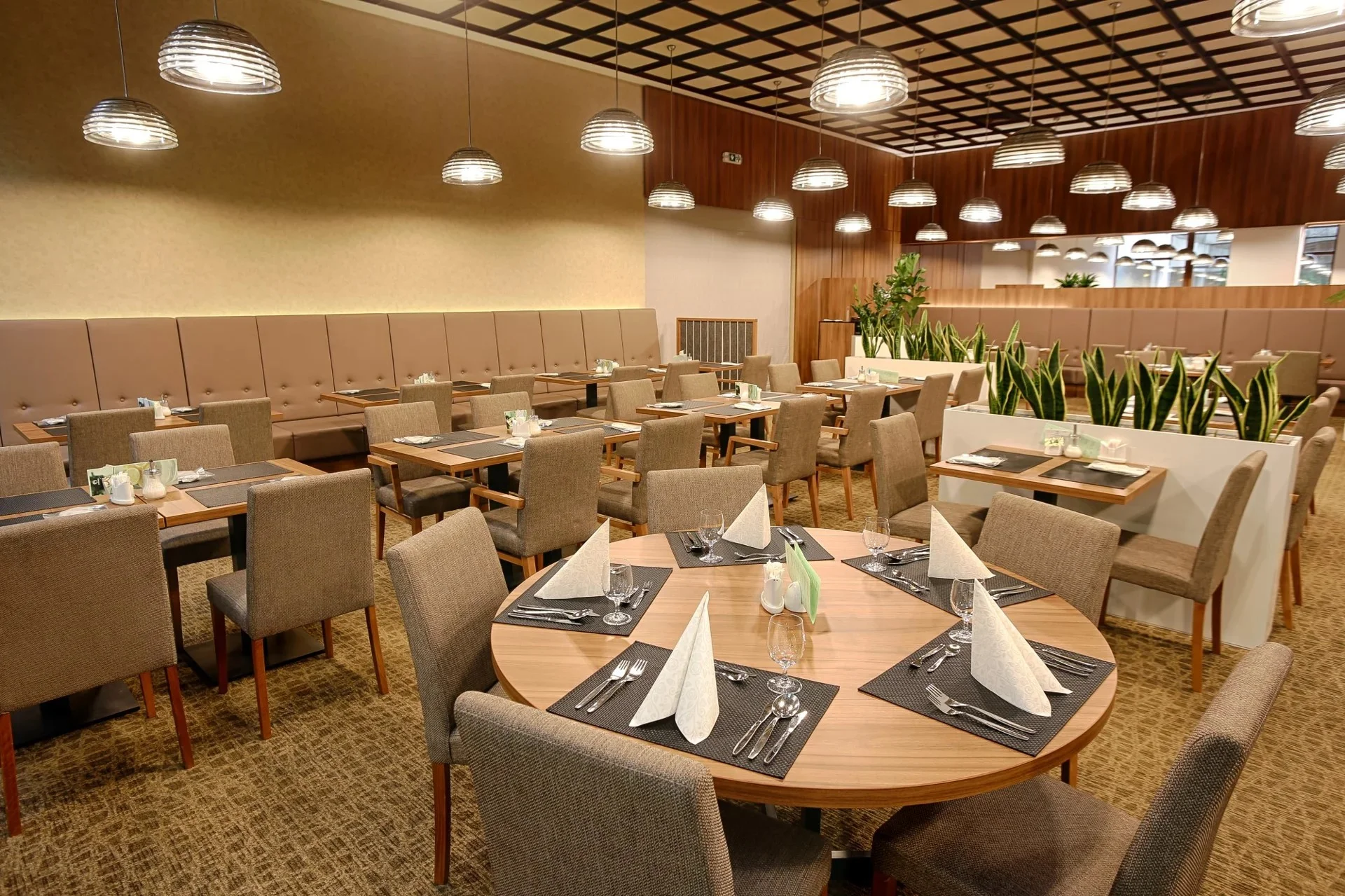 Pobyt ve 4* lázeňském hotelu v Piešťanech: polopenze, neomezené sauny a bazény i minerální koupel