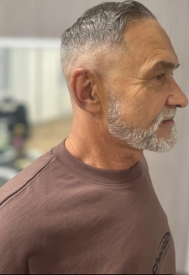Pánský střih i úprava vousů, barvení či ornament v ostravském barbershopu