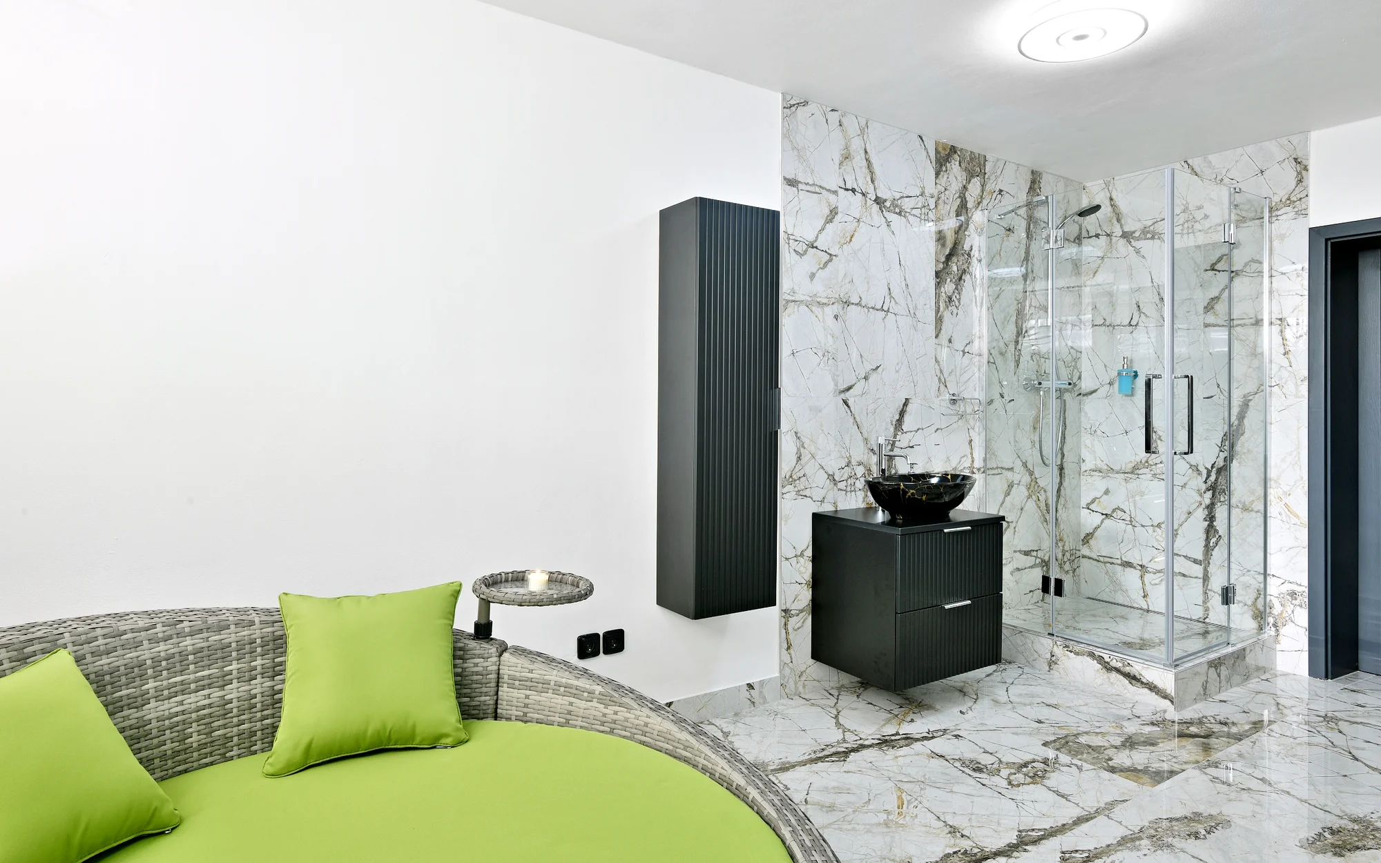 1–5 hod. privátního wellness v srdci Prahy: hydromasážní vana, sauna i občerstvení