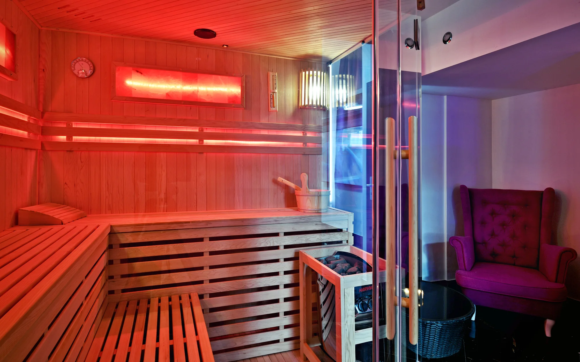 1–5 hod. privátního wellness v srdci Prahy: hydromasážní vana, sauna i občerstvení
