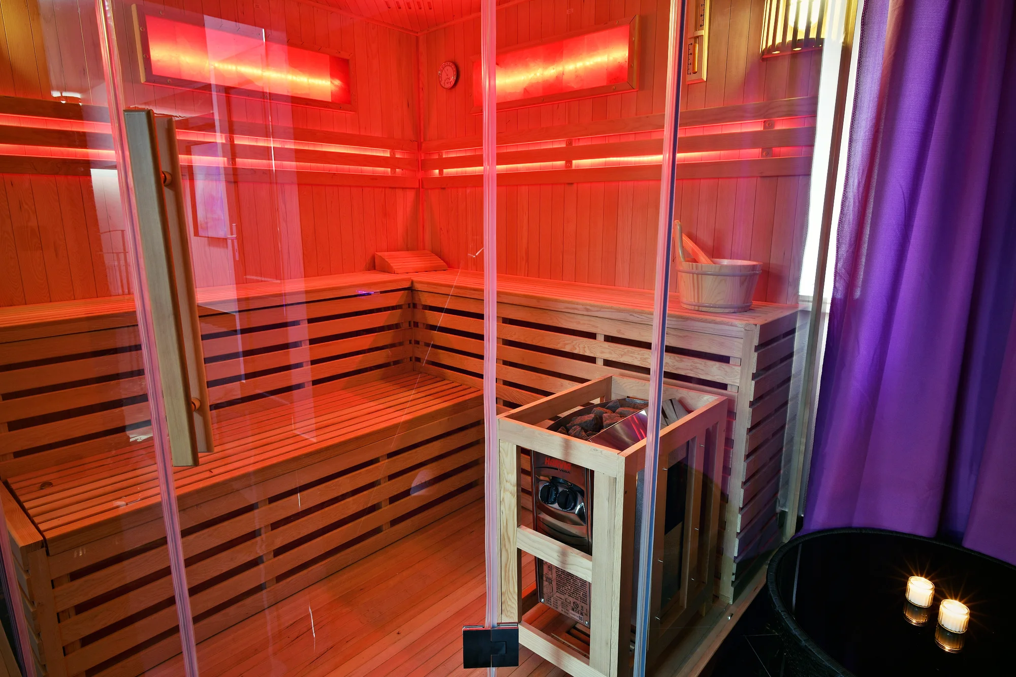 1–5 hod. privátního wellness v srdci Prahy: hydromasážní vana, sauna i občerstvení