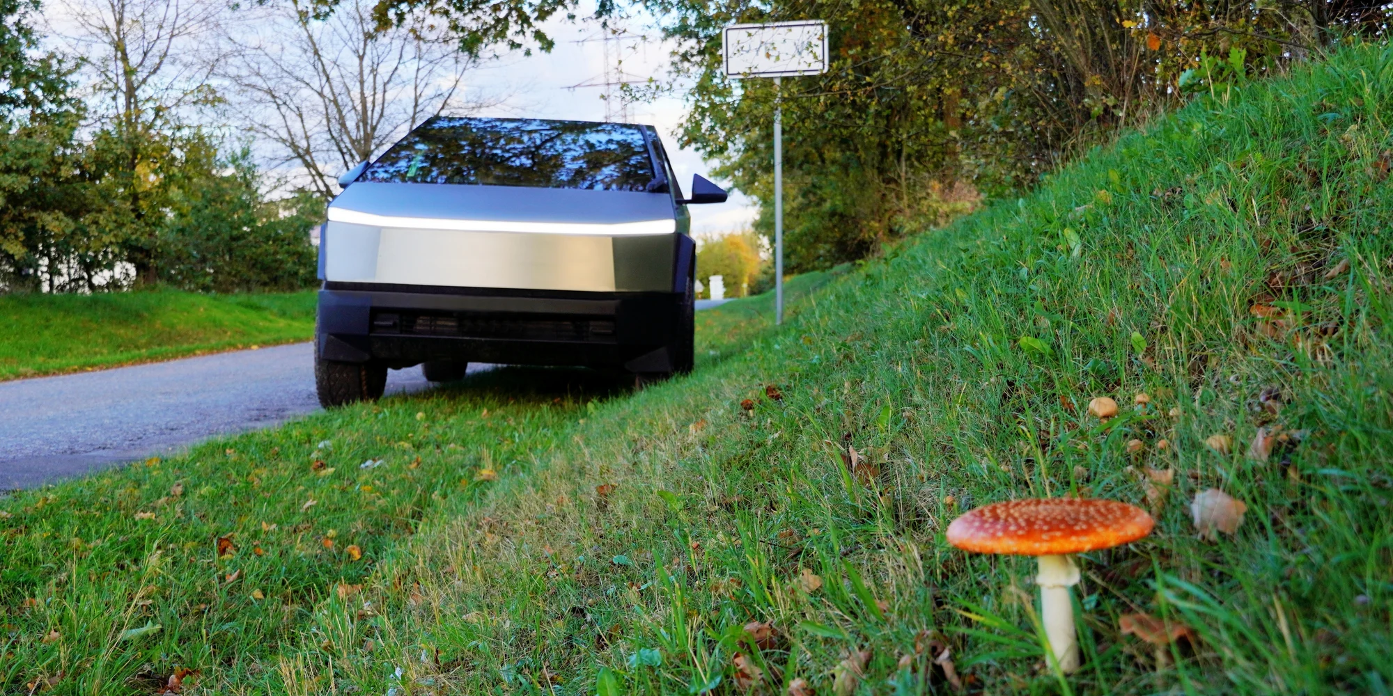 Unikátní Tesla Cybertruck: spolujízda nebo řízení vč. focení
