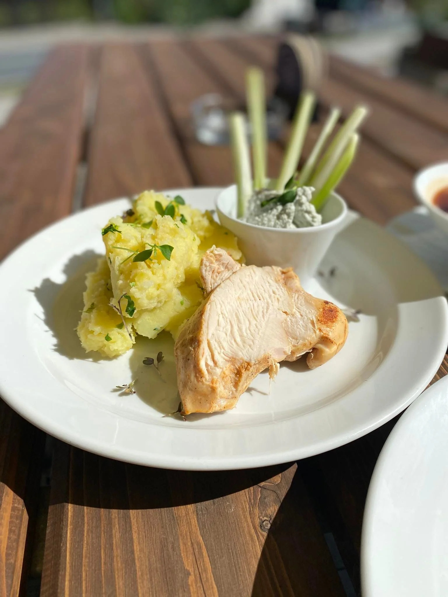 Voucher na 250, 500 či 1 000 Kč do moderní české restaurace Střela v Plasích