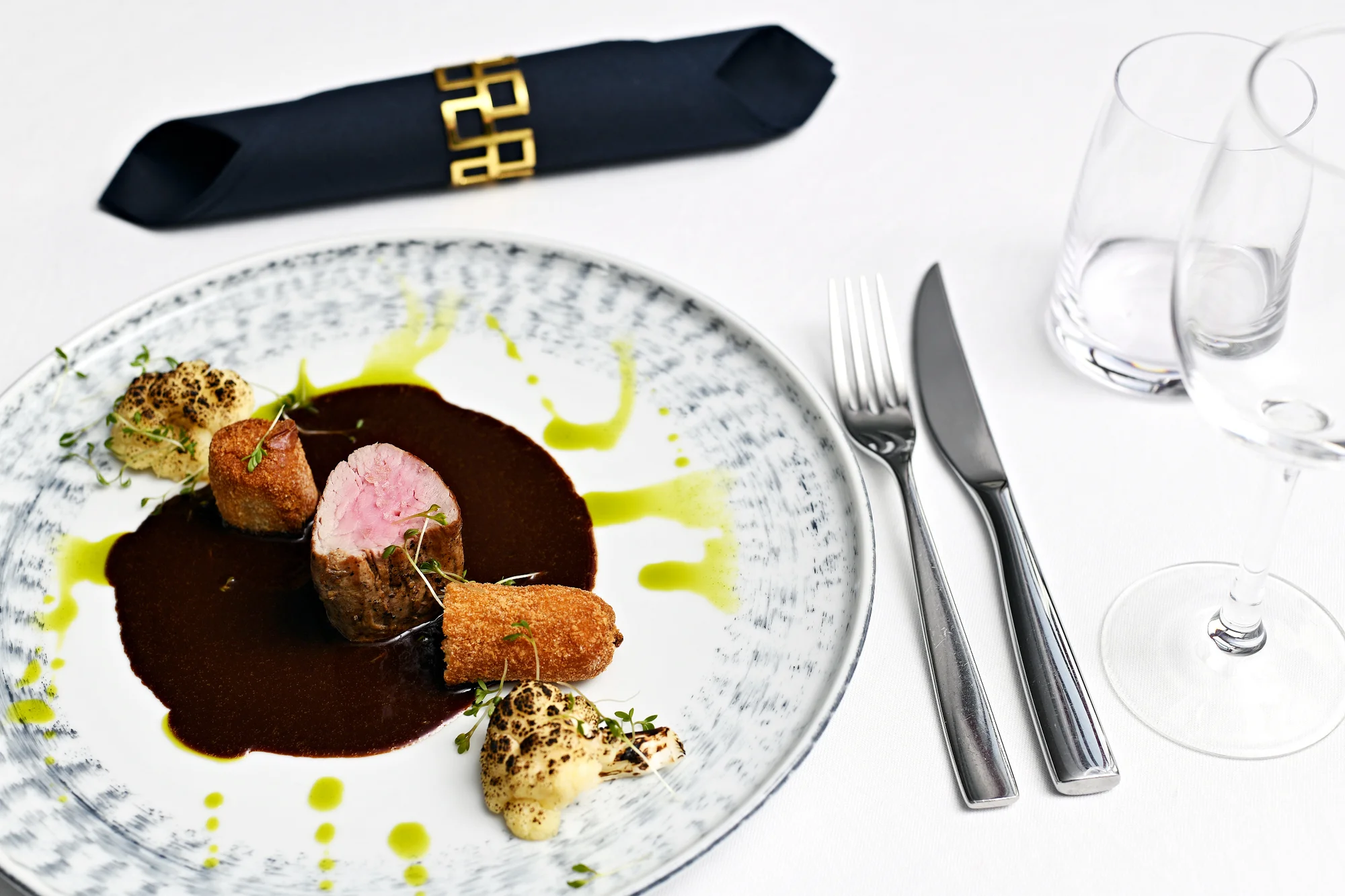 7chodové menu i vinné párování v hotelu na Malé Straně pro 2 osoby