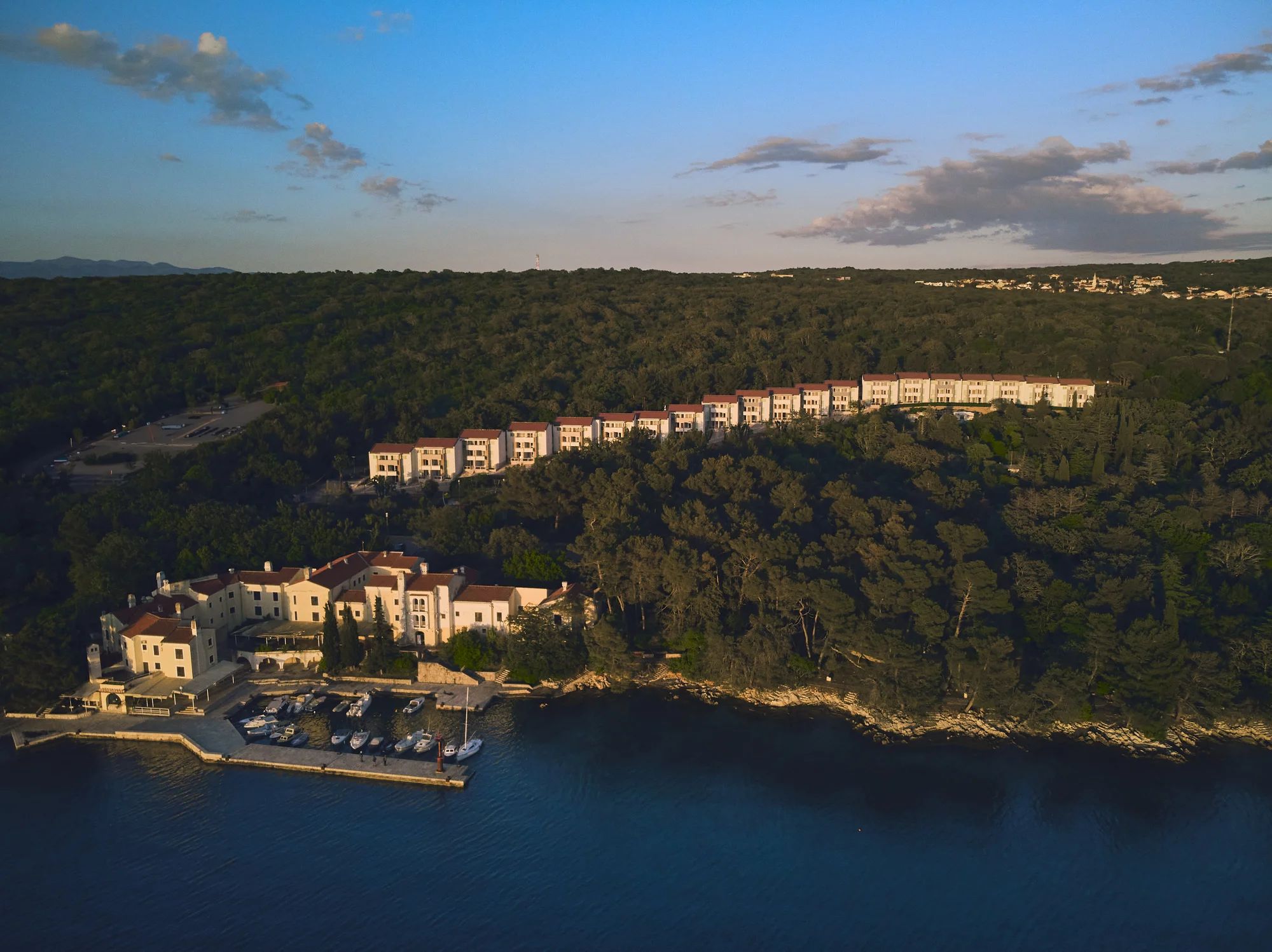 Dovolená na chorvatském Krku: moderně vybavené apartmány, kousek od moře