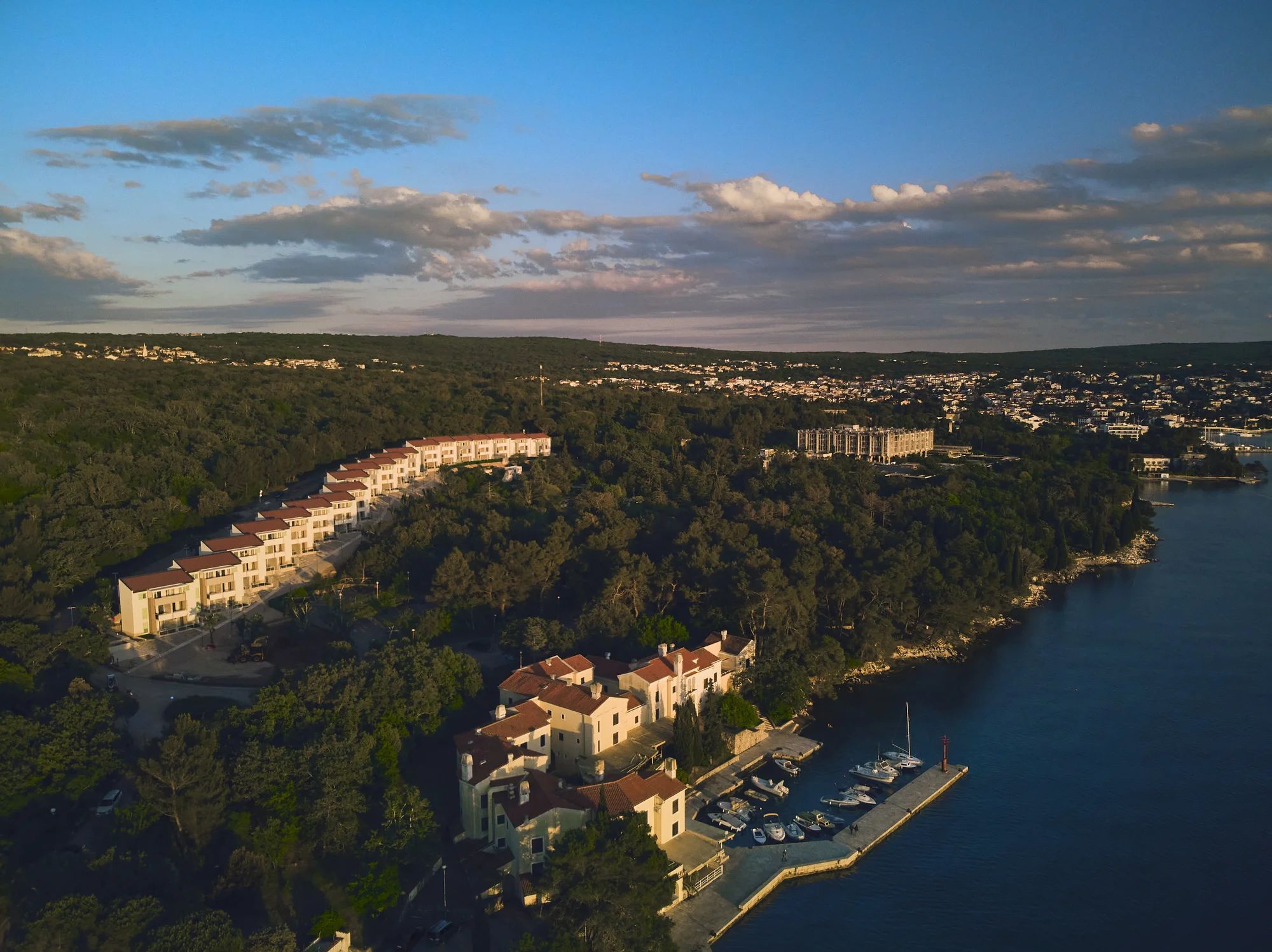 Dovolená na chorvatském Krku: moderně vybavené apartmány, kousek od moře