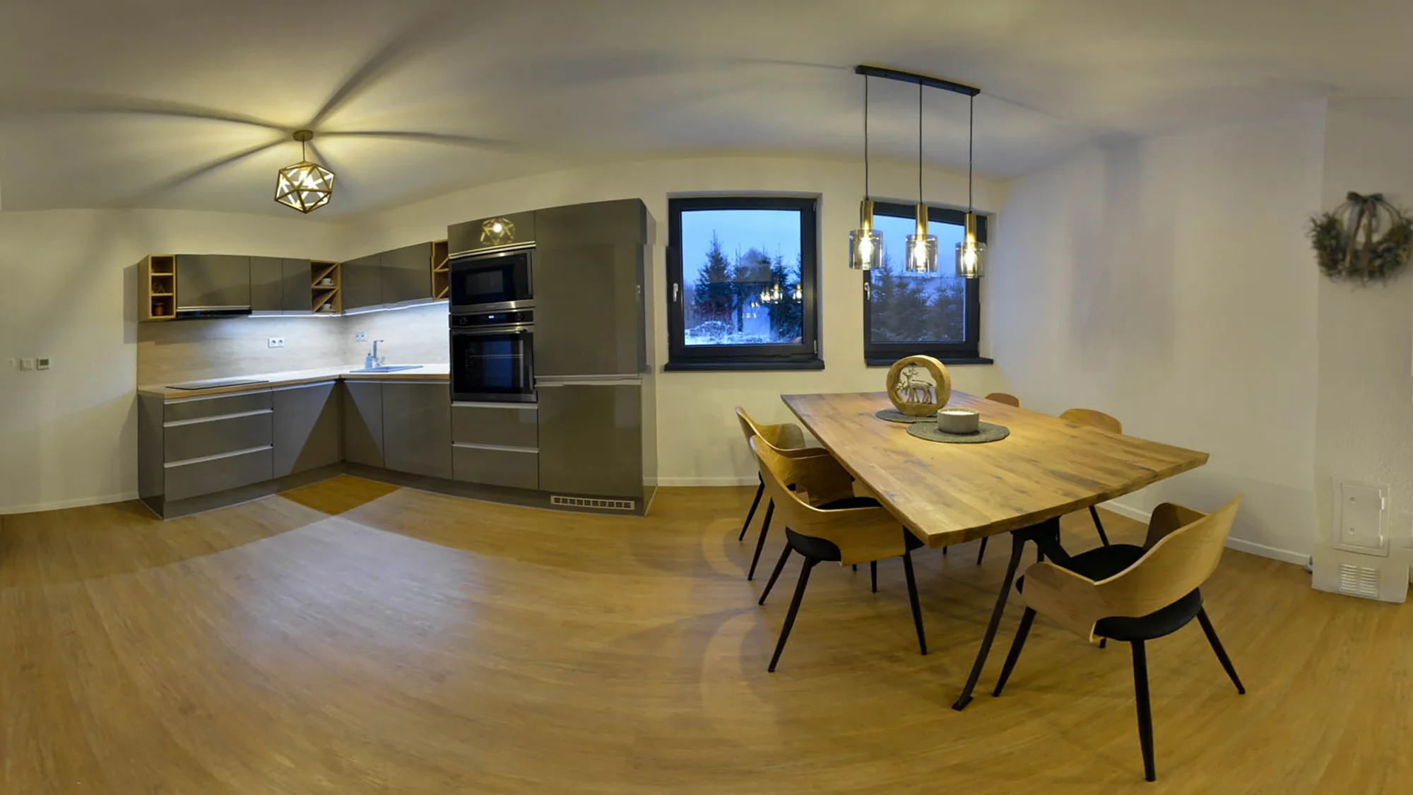 Dovolená na Dolní Moravě: moderní patrové apartmány, výhled na stezku v oblacích