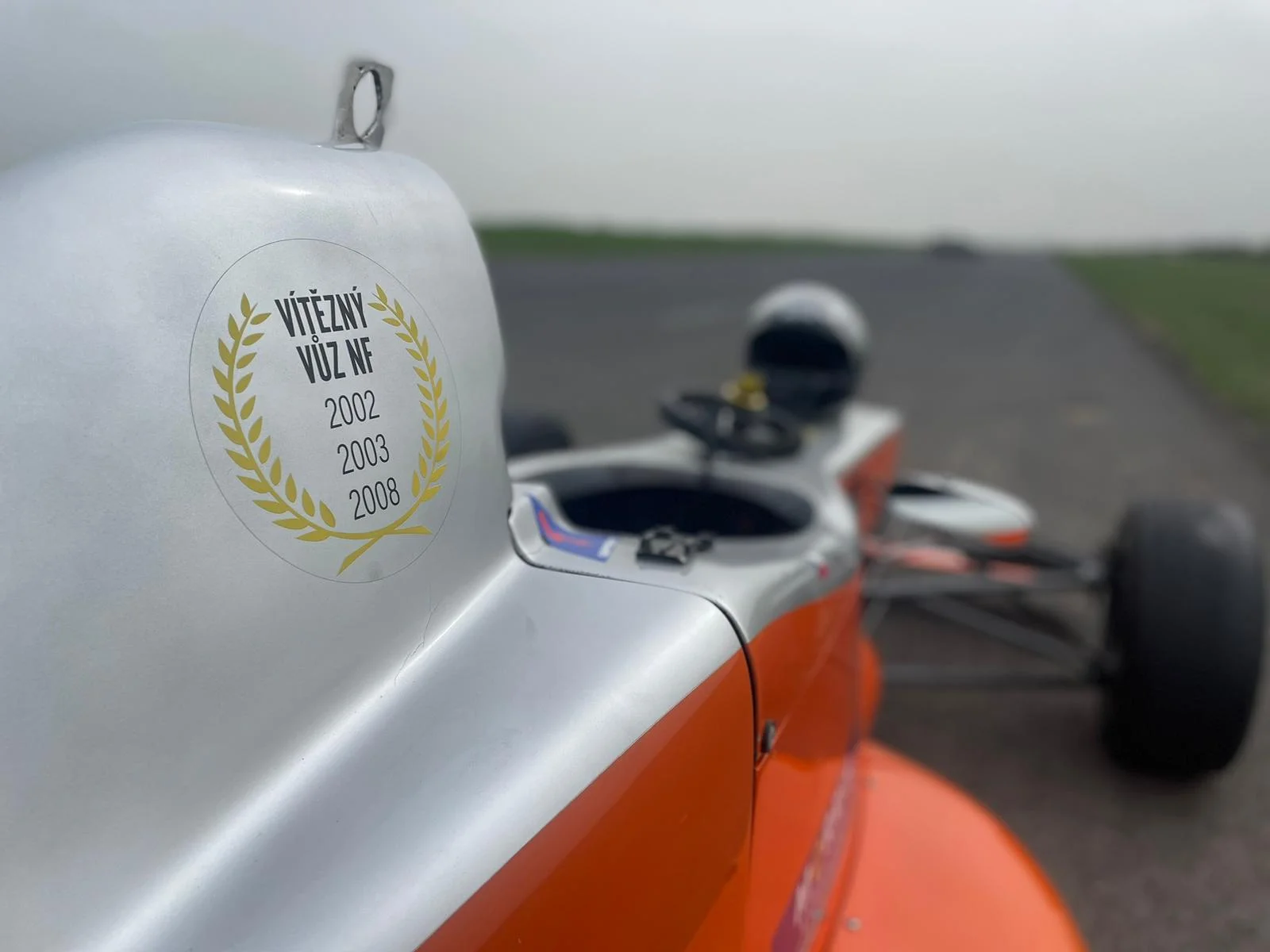 Jízda ve Formuli: usedněte do kokpitu závodního monopostu na 7 nebo 14 kol