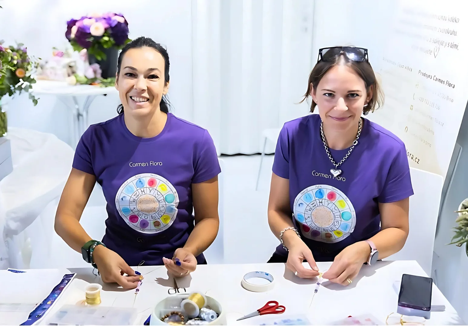 Workshop v květinářství Carmen Flora: mechové obrazy, svíčky, náramky i tématické dekorace