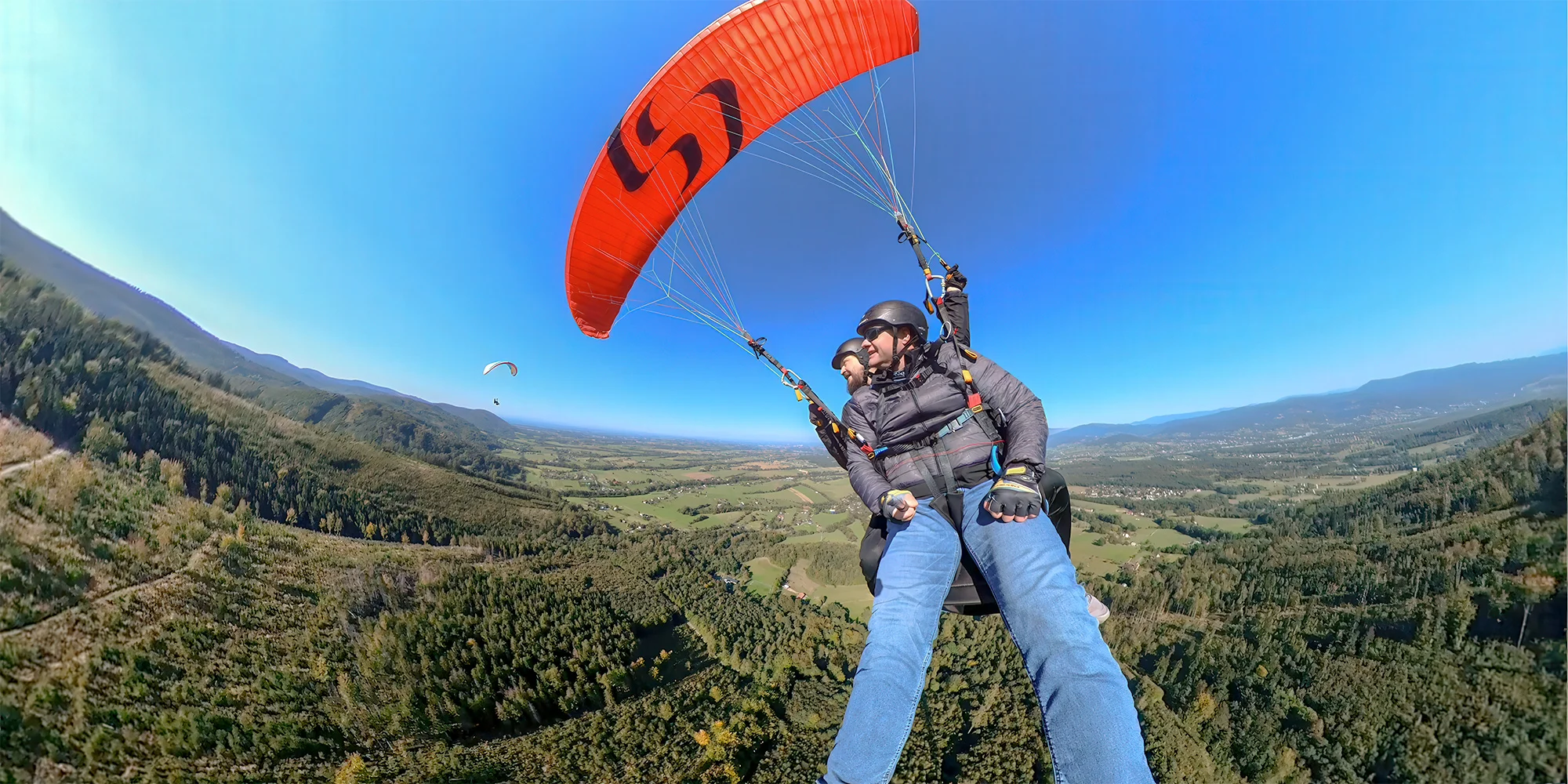 Vyhlídkový či seznamovací let na paraglidingovém křídle