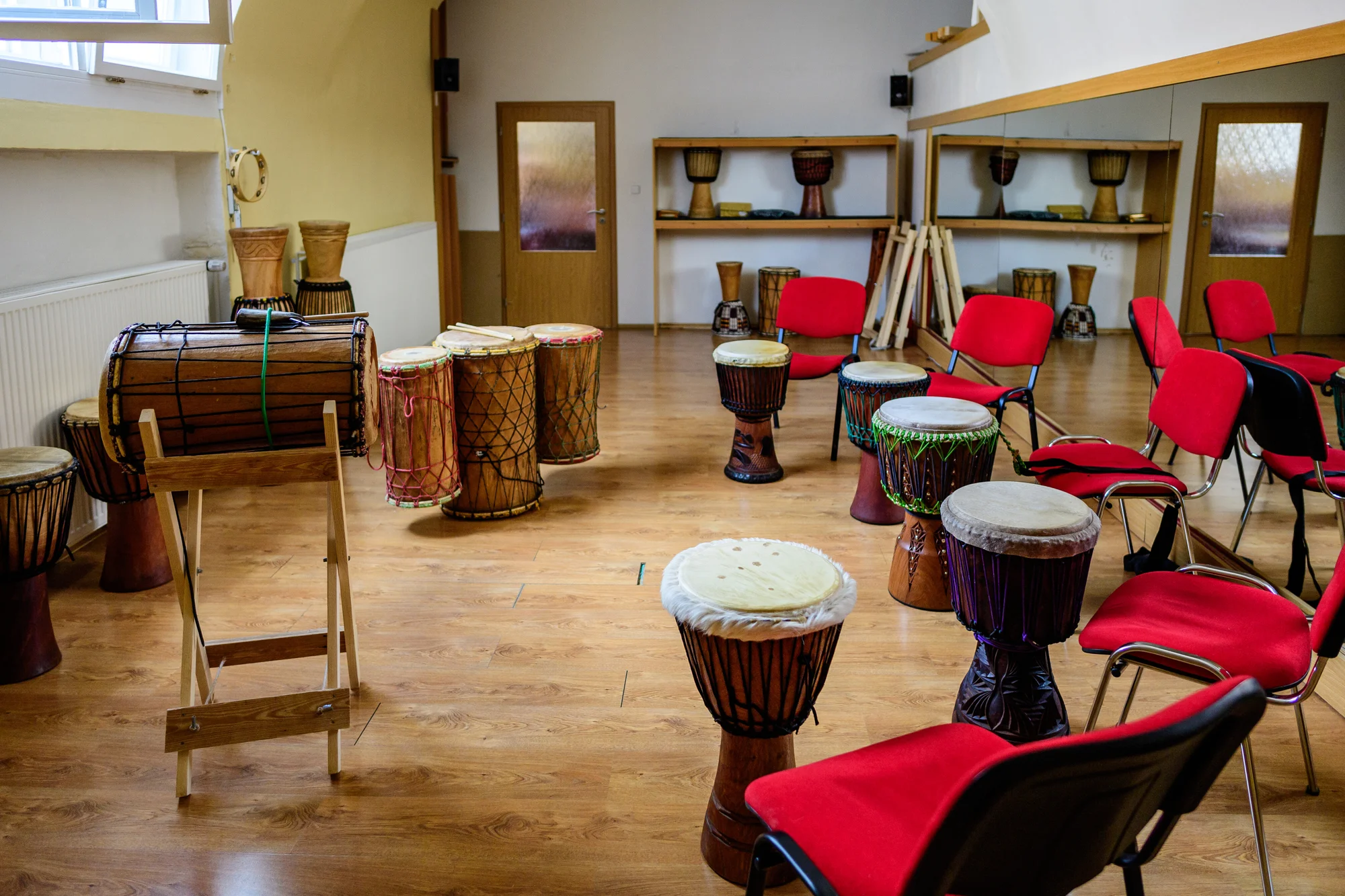 Skupinový workshop afrického bubnování na bubny djembe: 3 hodiny, vhodné pro začátečníky