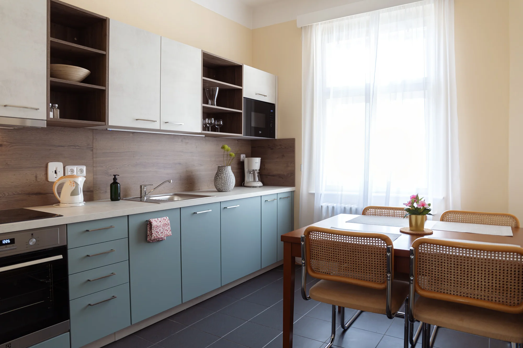 Královské Vinohrady až pro 5 osob: moderní apartmán s kuchyňkou a snídaně