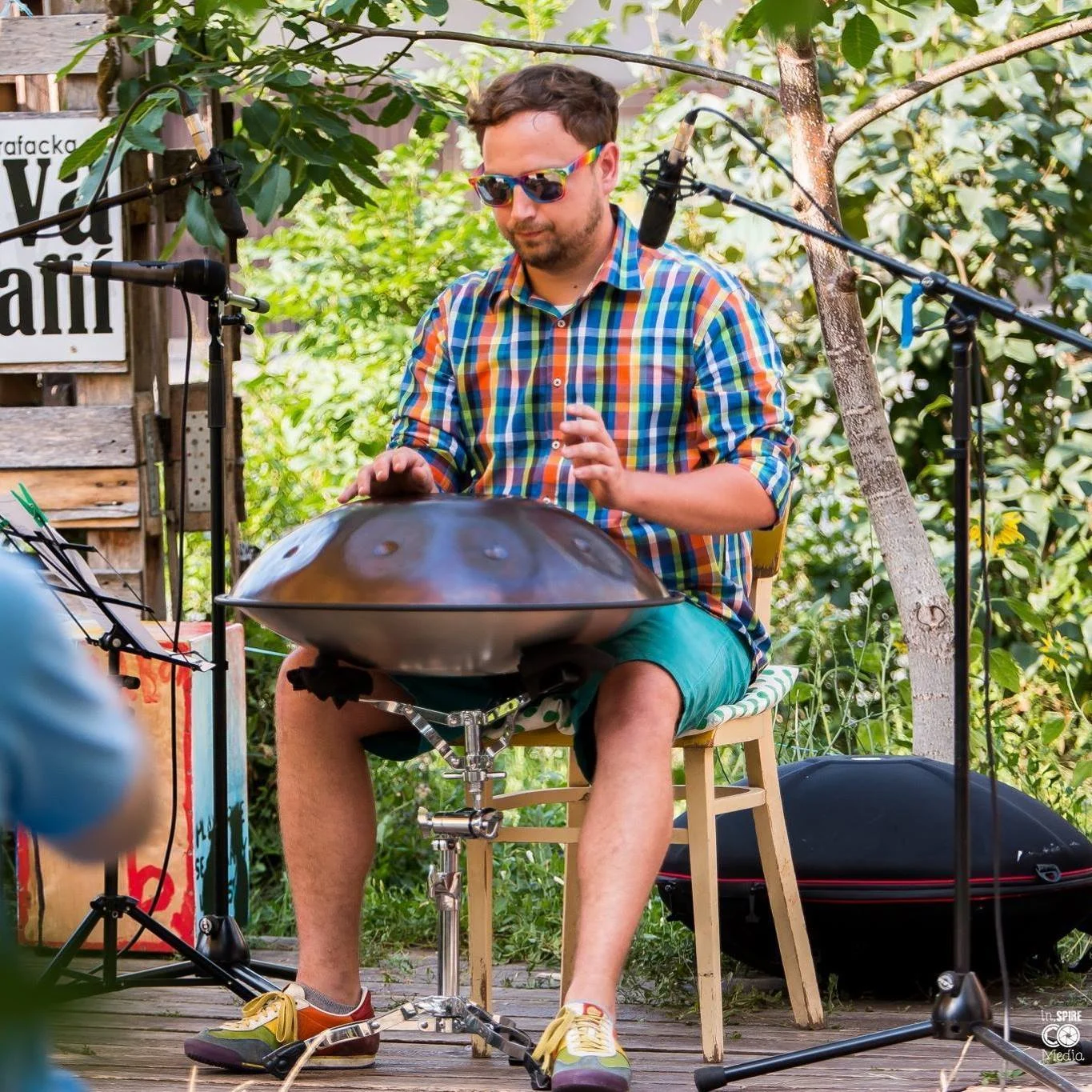 Hra na handpan snadno a rychle: tříhodinové skupinové workshopy, různá města