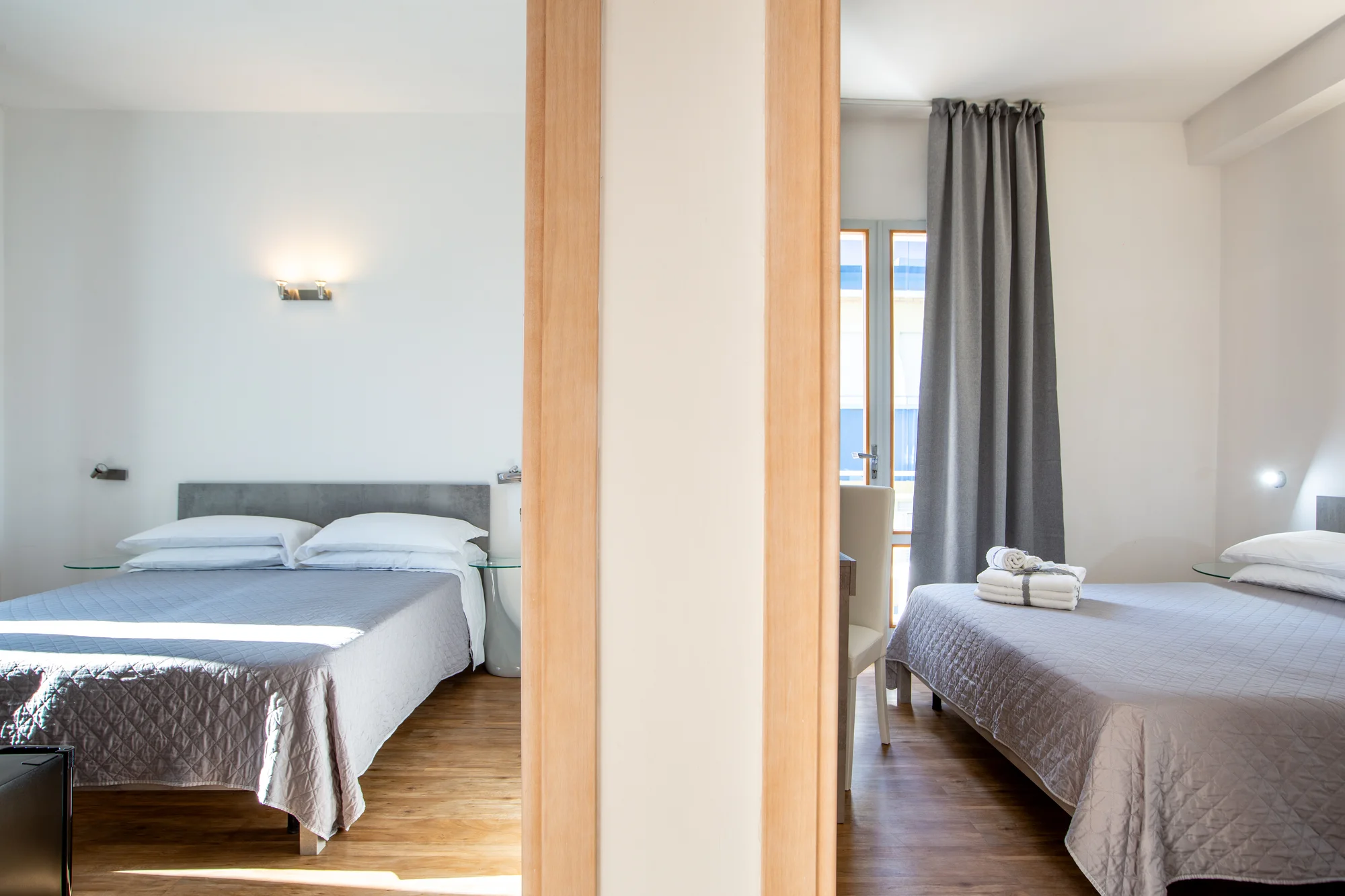 Dovolená s plnou penzí u italského Rimini: hotel 150 m od moře, bazén a dvě děti do 2,9 let zdarma