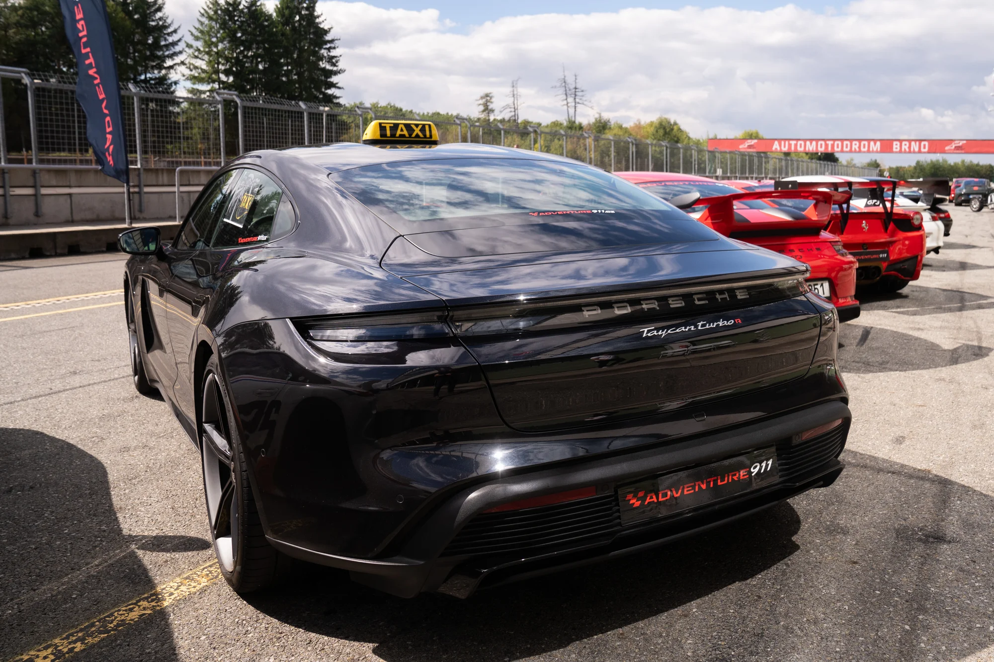 Spolujízda v Porsche Taycan Turbo na závodním okruhu v Brně či Mostě
