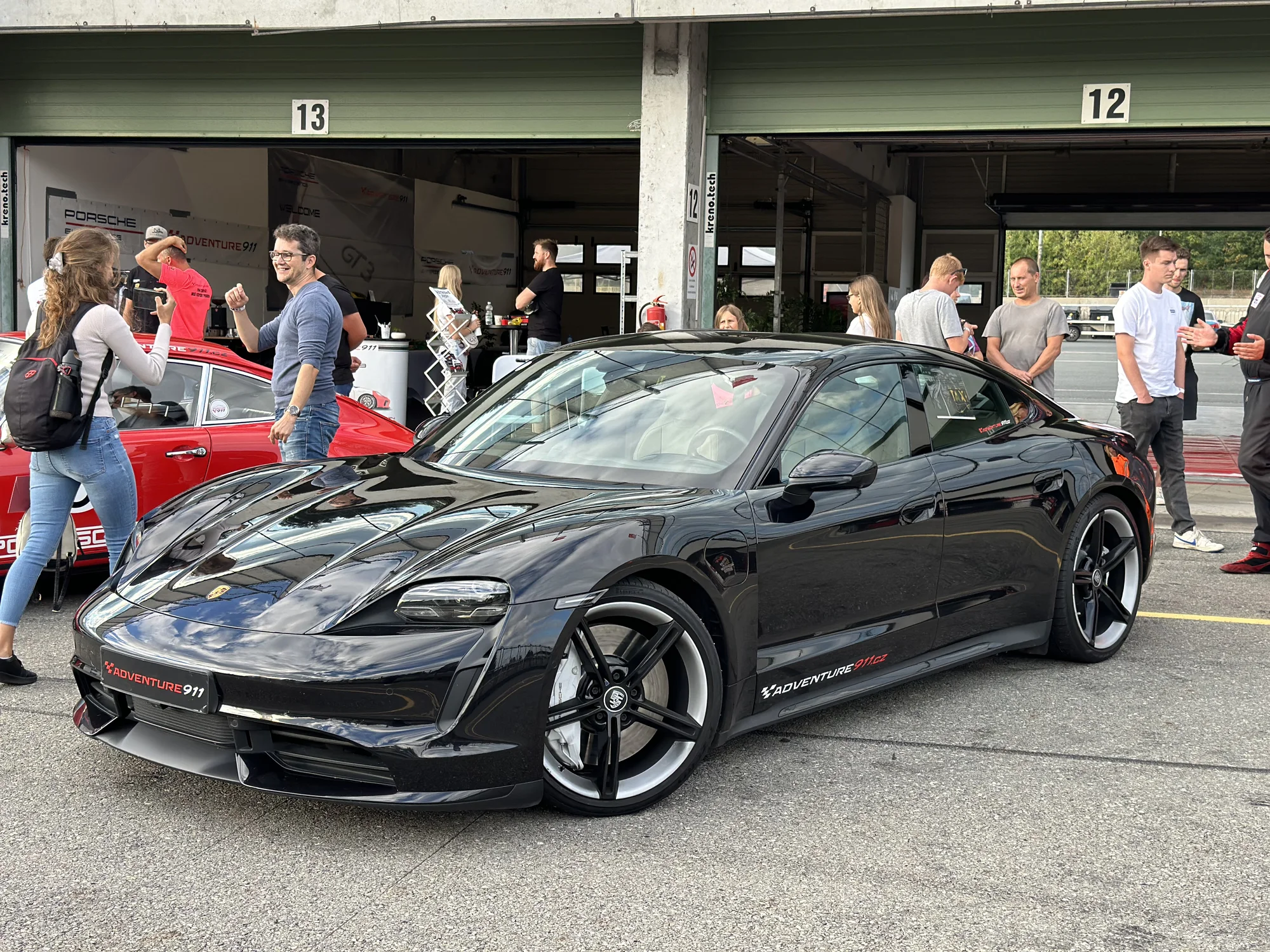 Spolujízda v Porsche Taycan Turbo na závodním okruhu v Brně či Mostě