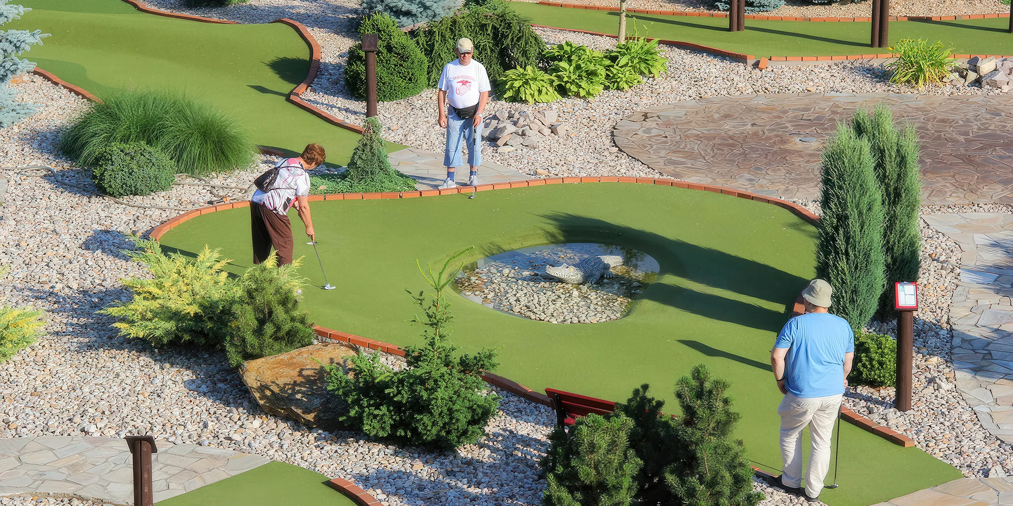 Venkovní adventure golf: hodinová zábava pro 2 dospělé i rodiny s dětmi