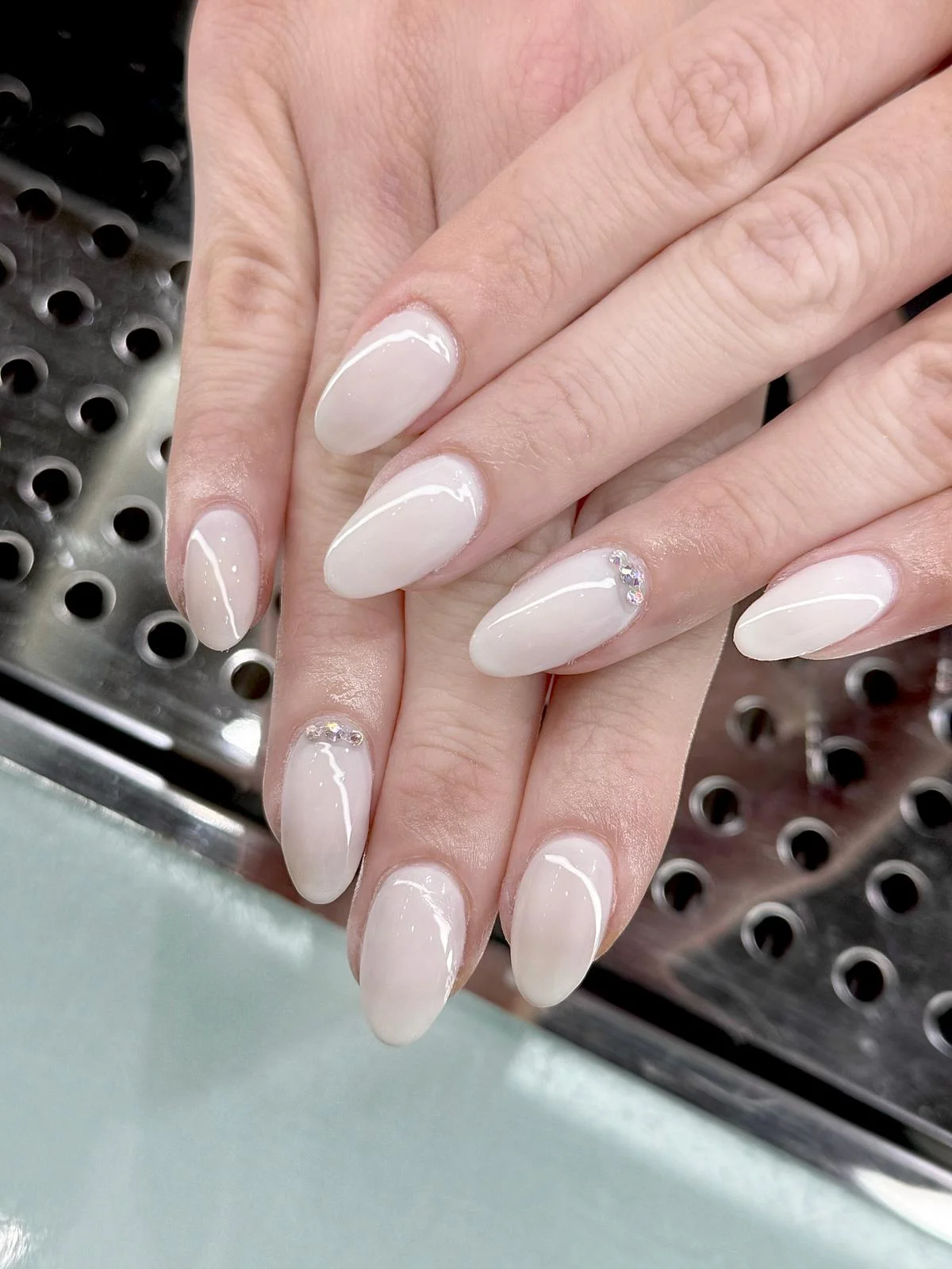 Péče o ruce i nohy: manikúra s gel lakem, Shellac i pedikúra