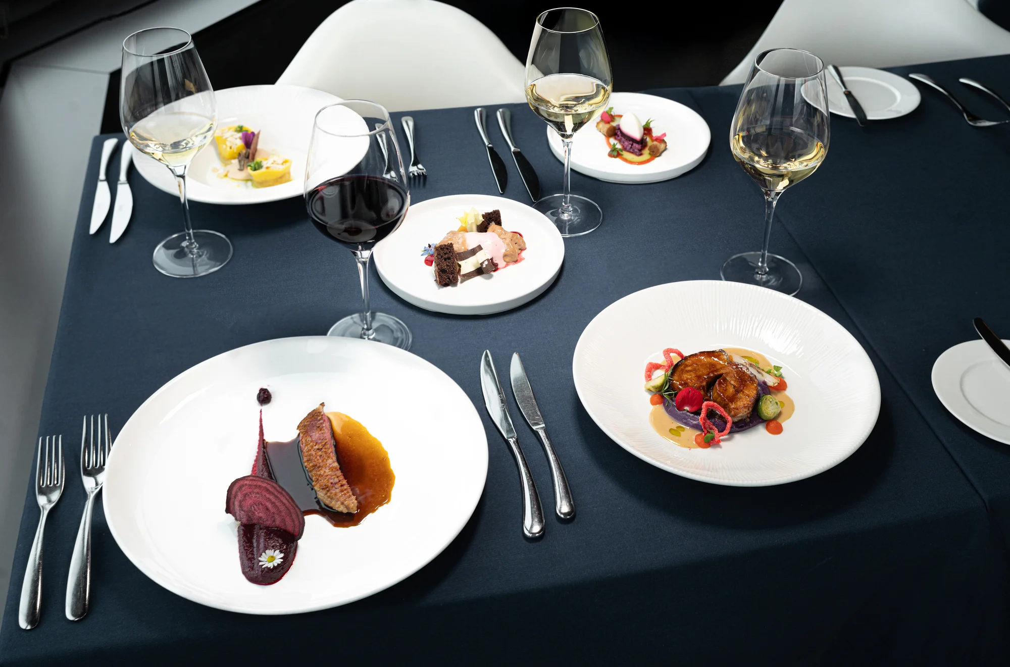 Luxusní 5chodové menu v Žižkovské věži: foie gras, siven, kachní prsa a signature cocktail