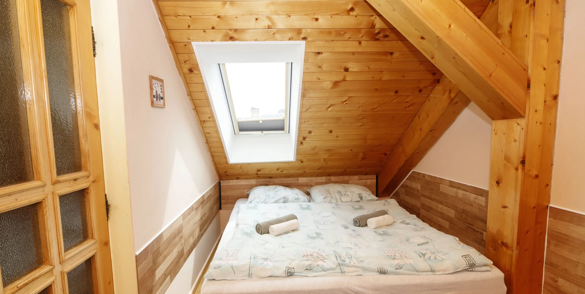 Pohoda přímo u Lipna: pokoj či apartmán v penzionu, snídaně nebo polopenze