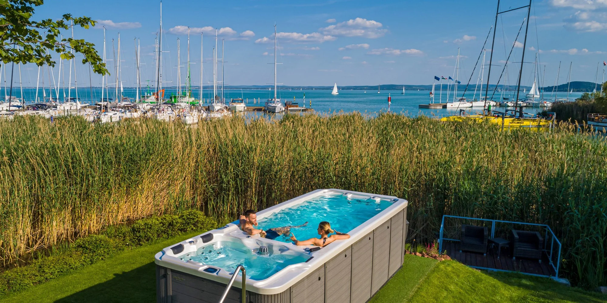 Moderní hotel na břehu Balatonu: polopenze, neomezený wellness i bazény