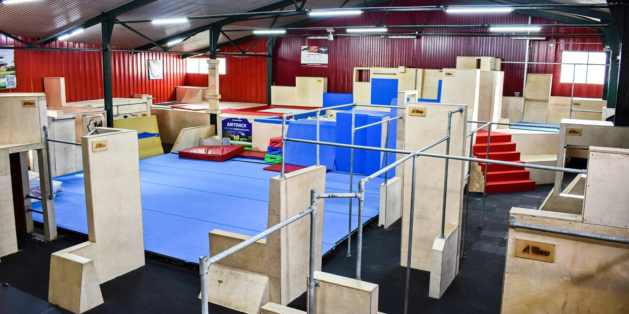 Akční zábava v parkour hale Improve Yourself Academy: vstup na 3 hodiny