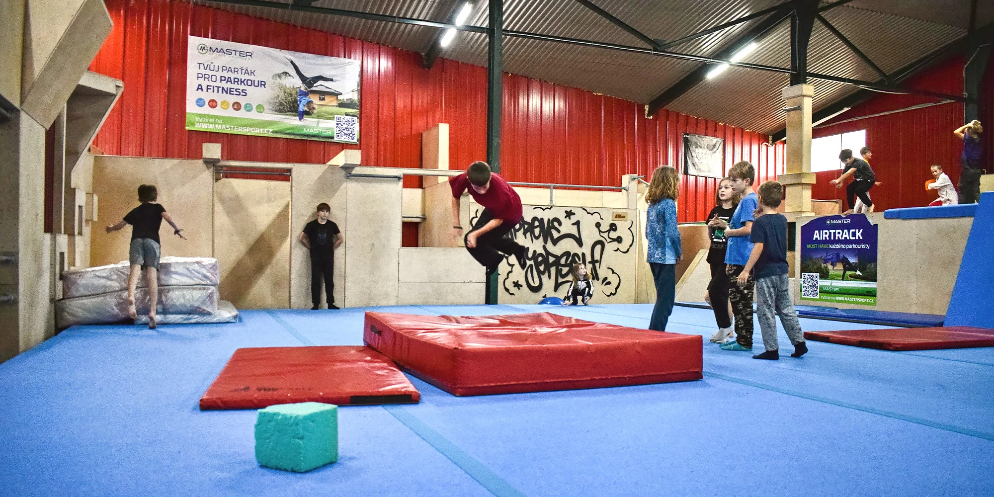 Akční zábava v parkour hale Improve Yourself Academy: vstup na 3 hodiny