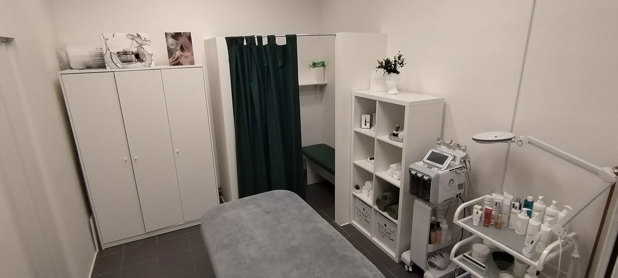Kosmetické ošetření pleti: lifting, hydratace i hloubkové čistění či masáž gua sha