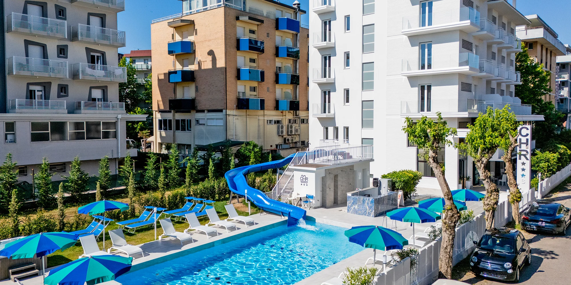 Dovolená s plnou penzí u italského Rimini: hotel 150 m od moře, bazén a dvě děti do 2,9 let zdarma