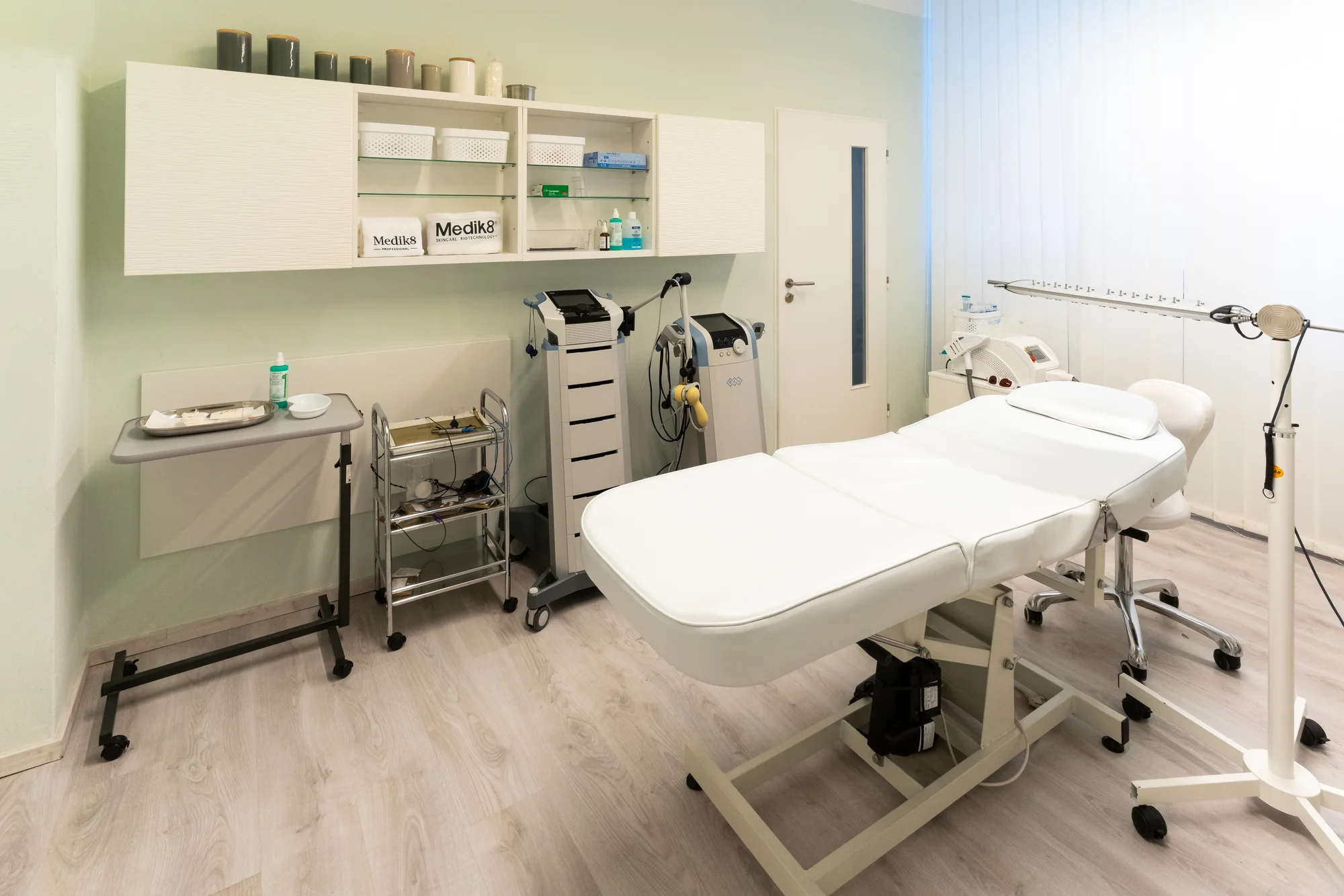 Tvarování postavy přístrojem Wonder: aktivace svalů pomocí kontrakcí, 25 minut