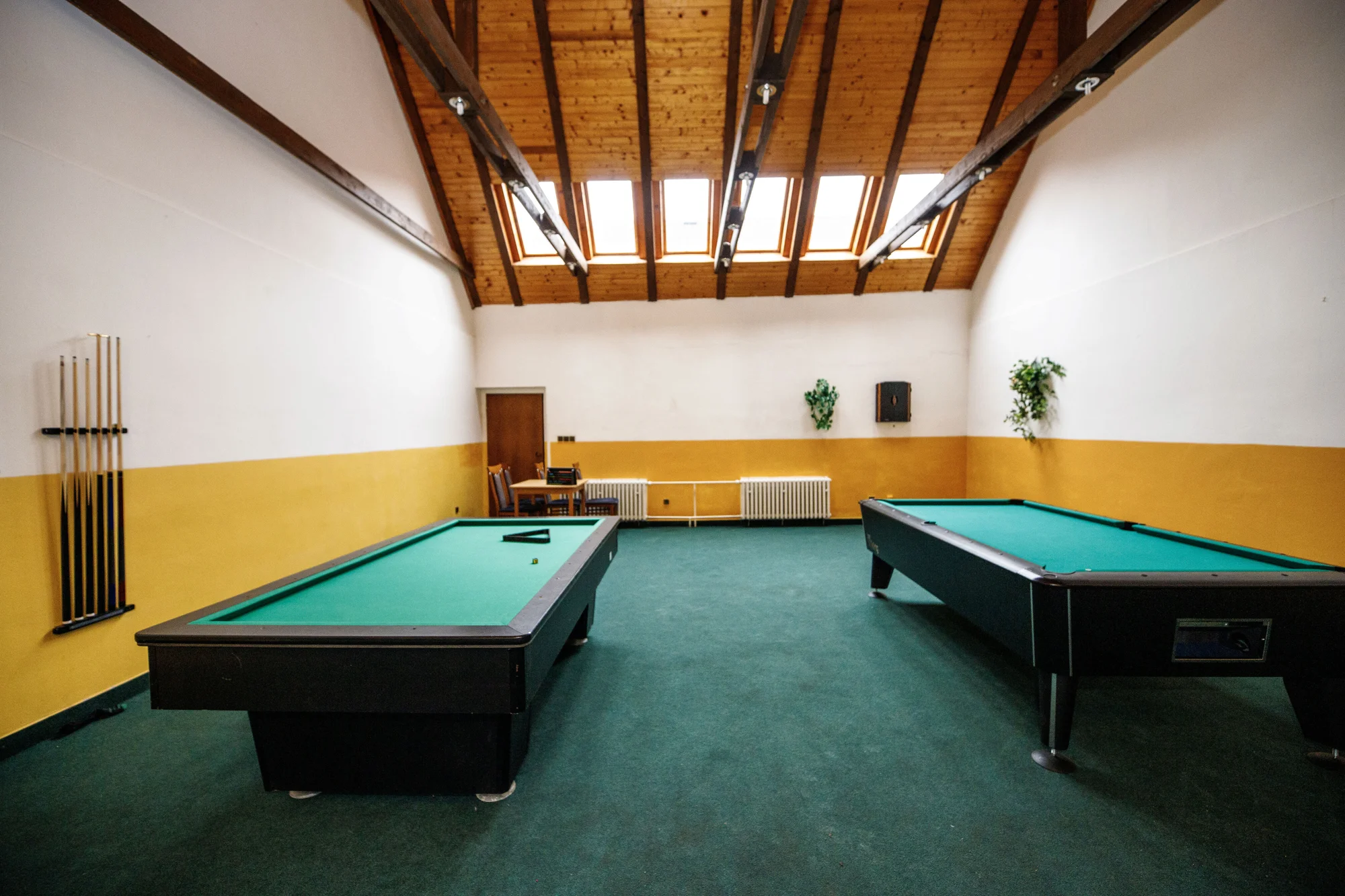 Hotel v Českém středohoří se snídaněmi či polopenzí a saunou