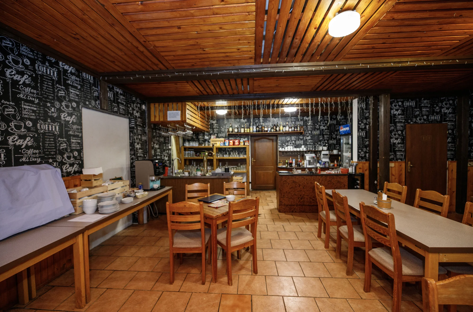 Hotel v Českém středohoří se snídaněmi či polopenzí a saunou