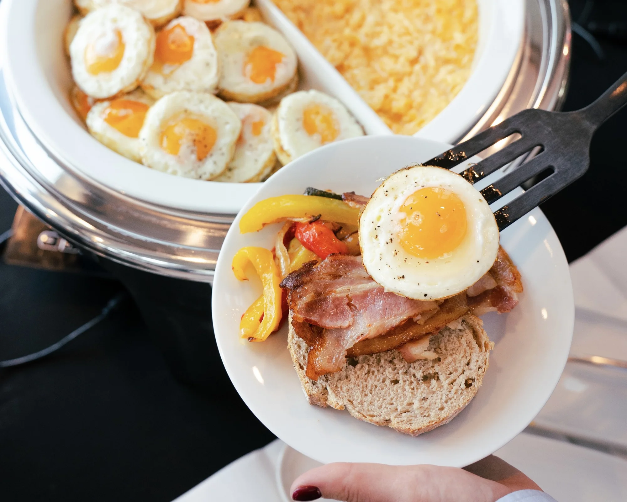 Pobyt v hotelu v Tančícím domě s krásným výhledem vč. snídaně i menu od Ondřeje Slaniny