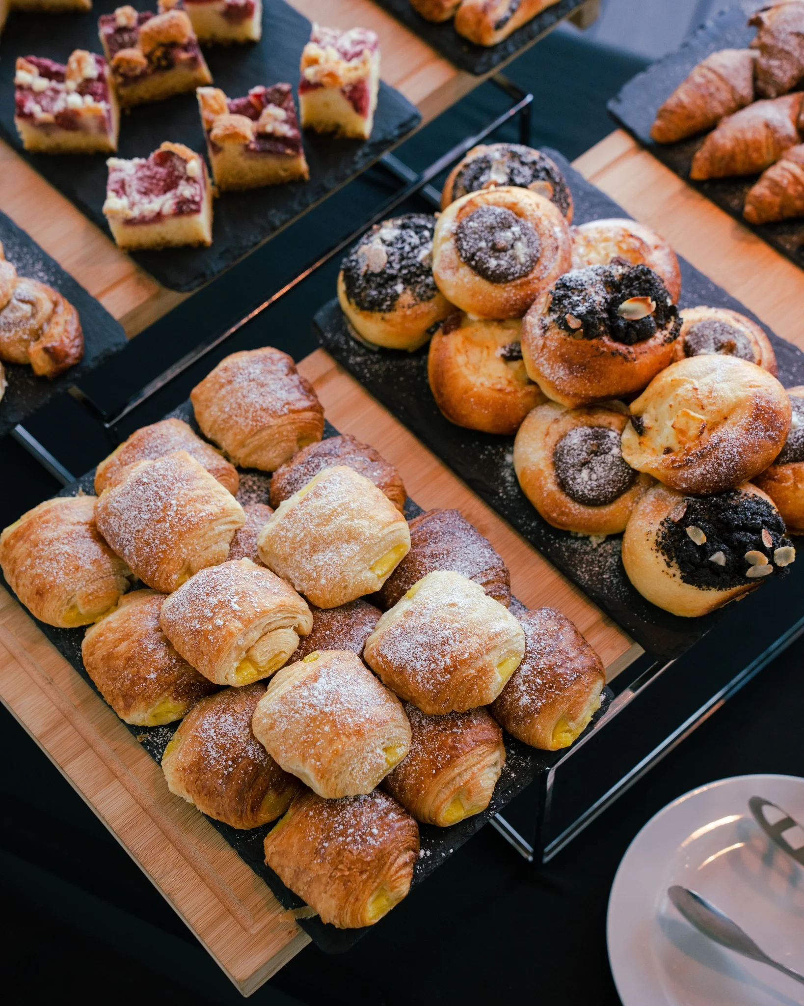 Pobyt v hotelu v Tančícím domě s krásným výhledem vč. snídaně i menu od Ondřeje Slaniny