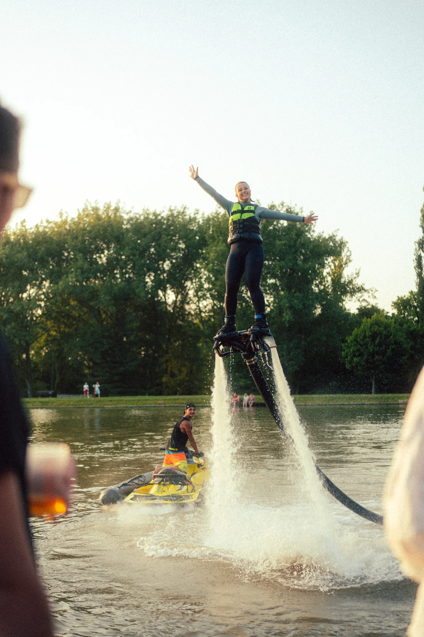 Adrenalin na vodě: mix netradičních vodních sportů s FlyboardShow